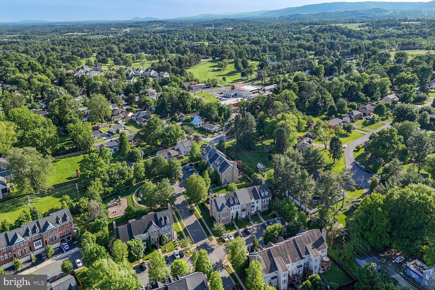 401 YORKSHIRE RIDGE CT, PURCELLVILLE, Virginia 20132, 3 Bedrooms Bedrooms, ,3 BathroomsBathrooms,Residential,For sale,401 YORKSHIRE RIDGE CT,VALO2097408 MLS # VALO2097408