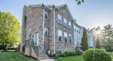 401 YORKSHIRE RIDGE CT, PURCELLVILLE, Virginia 20132, 3 Bedrooms Bedrooms, ,3 BathroomsBathrooms,Residential,For sale,401 YORKSHIRE RIDGE CT,VALO2097408 MLS # VALO2097408