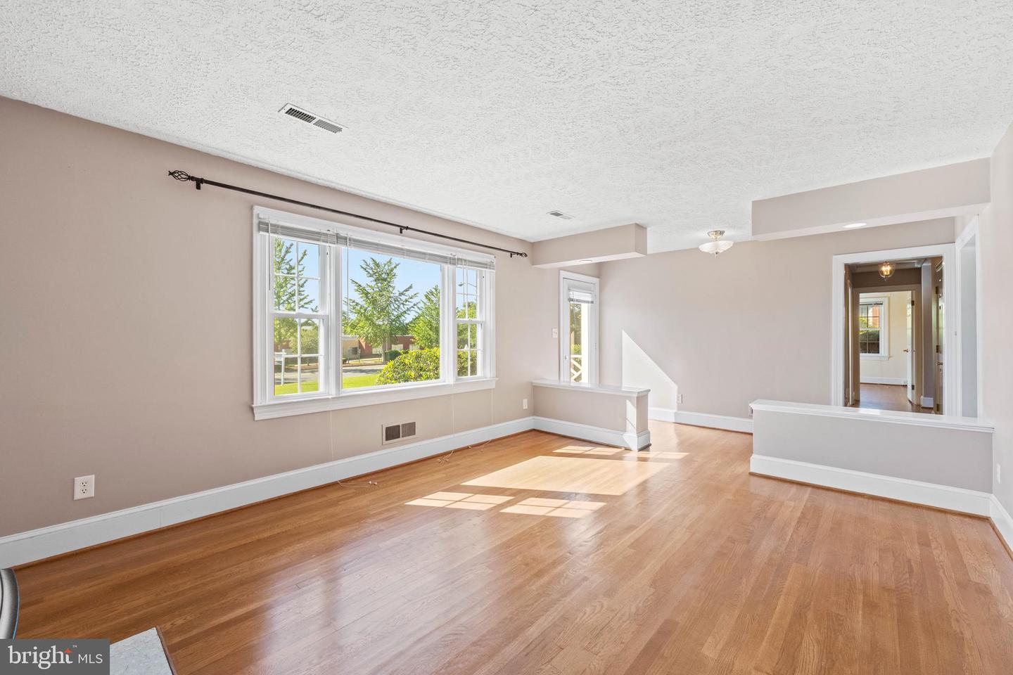 650 YOWELL DR, CULPEPER, Virginia 22701, 4 Bedrooms Bedrooms, 11 Rooms Rooms,3 BathroomsBathrooms,Residential,For sale,650 YOWELL DR,VACU2010654 MLS # VACU2010654