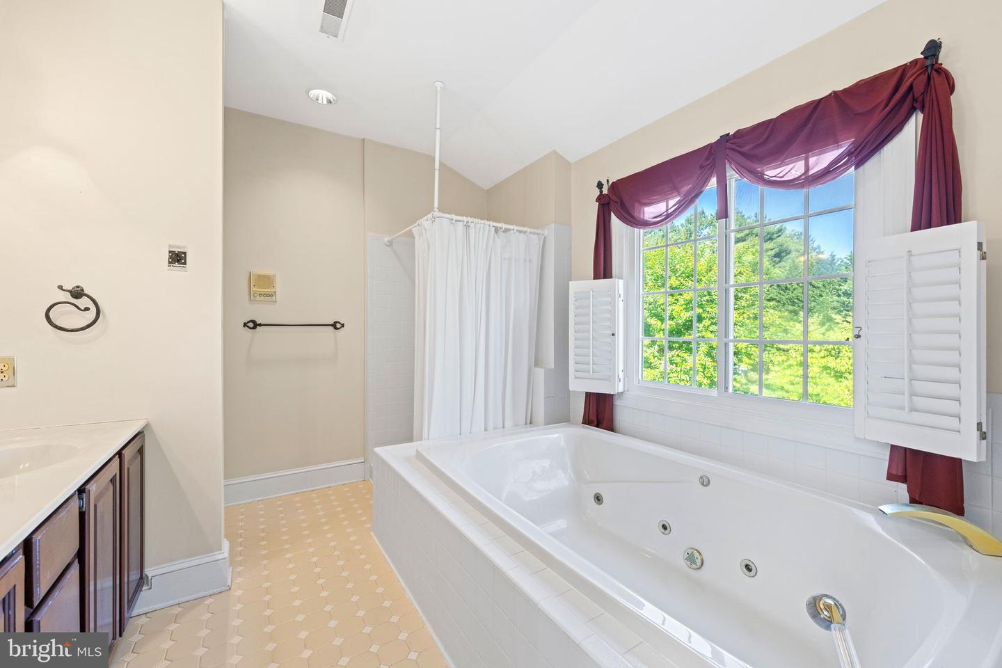650 YOWELL DR, CULPEPER, Virginia 22701, 4 Bedrooms Bedrooms, 11 Rooms Rooms,3 BathroomsBathrooms,Residential,For sale,650 YOWELL DR,VACU2010654 MLS # VACU2010654