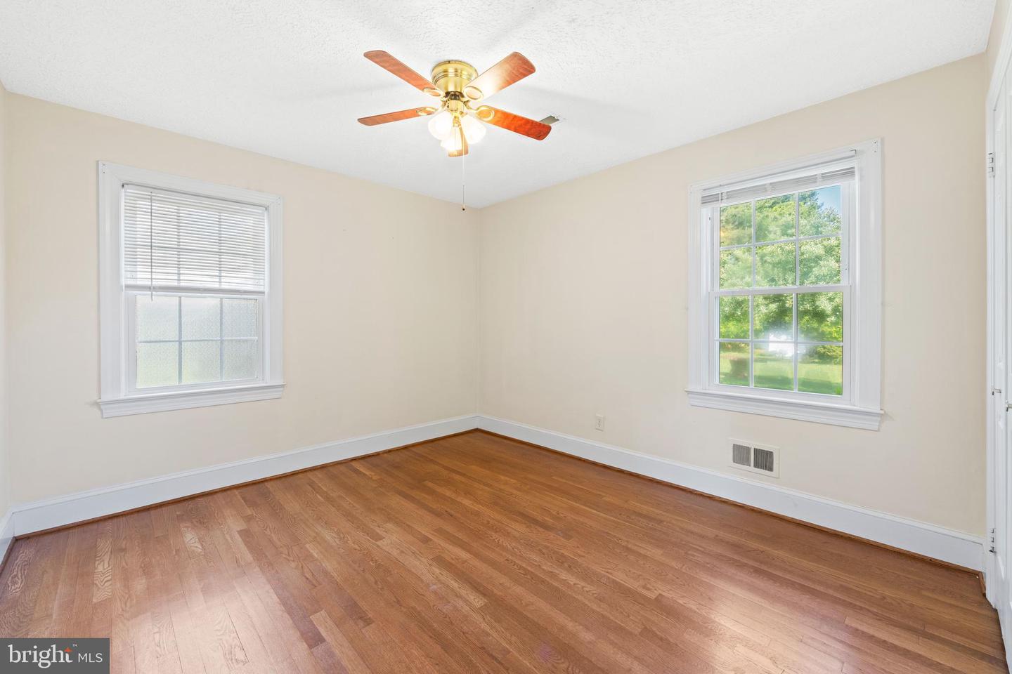 650 YOWELL DR, CULPEPER, Virginia 22701, 4 Bedrooms Bedrooms, 11 Rooms Rooms,3 BathroomsBathrooms,Residential,For sale,650 YOWELL DR,VACU2010654 MLS # VACU2010654