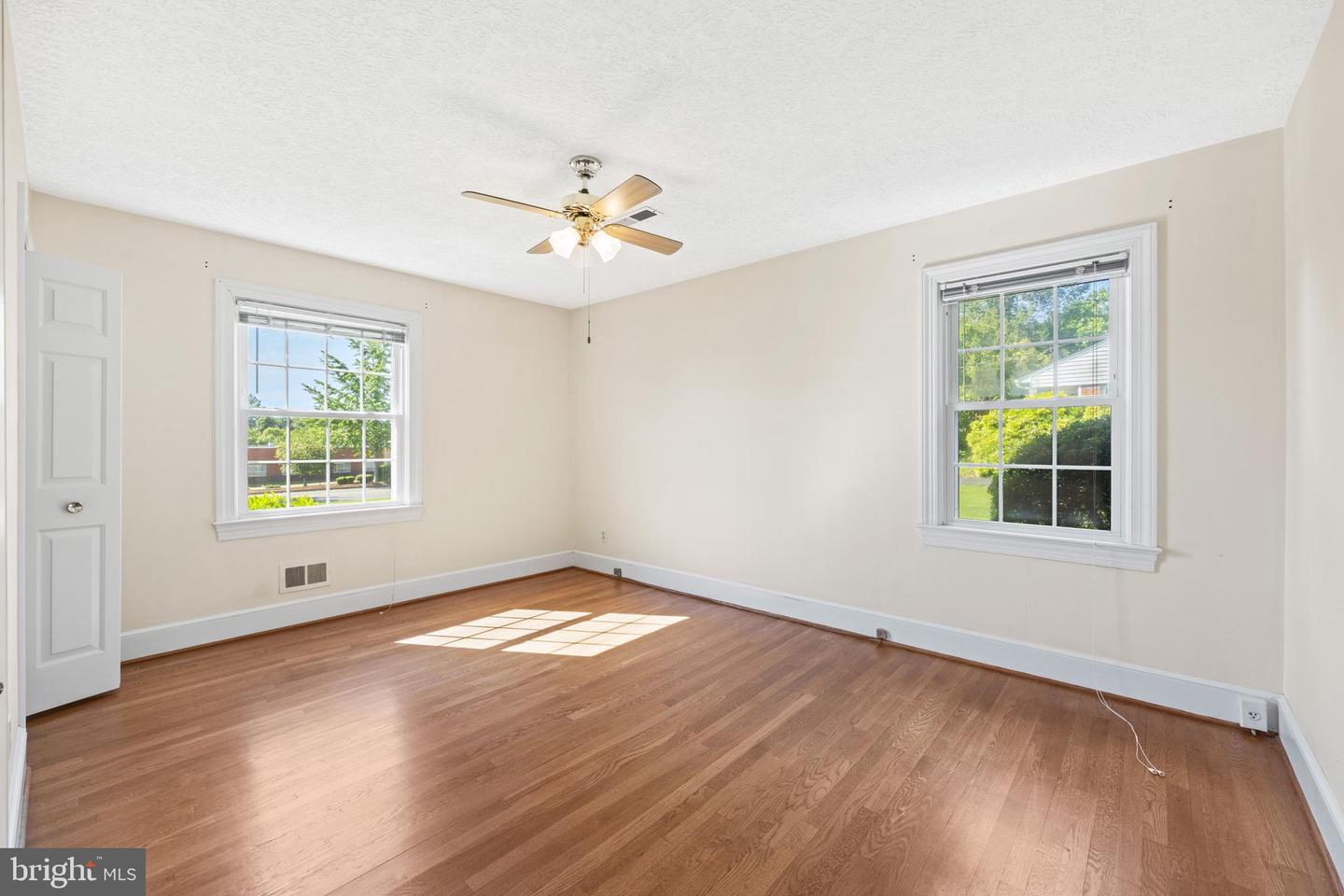650 YOWELL DR, CULPEPER, Virginia 22701, 4 Bedrooms Bedrooms, 11 Rooms Rooms,3 BathroomsBathrooms,Residential,For sale,650 YOWELL DR,VACU2010654 MLS # VACU2010654