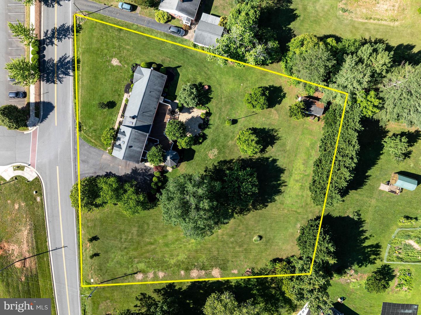 650 YOWELL DR, CULPEPER, Virginia 22701, 4 Bedrooms Bedrooms, 11 Rooms Rooms,3 BathroomsBathrooms,Residential,For sale,650 YOWELL DR,VACU2010654 MLS # VACU2010654