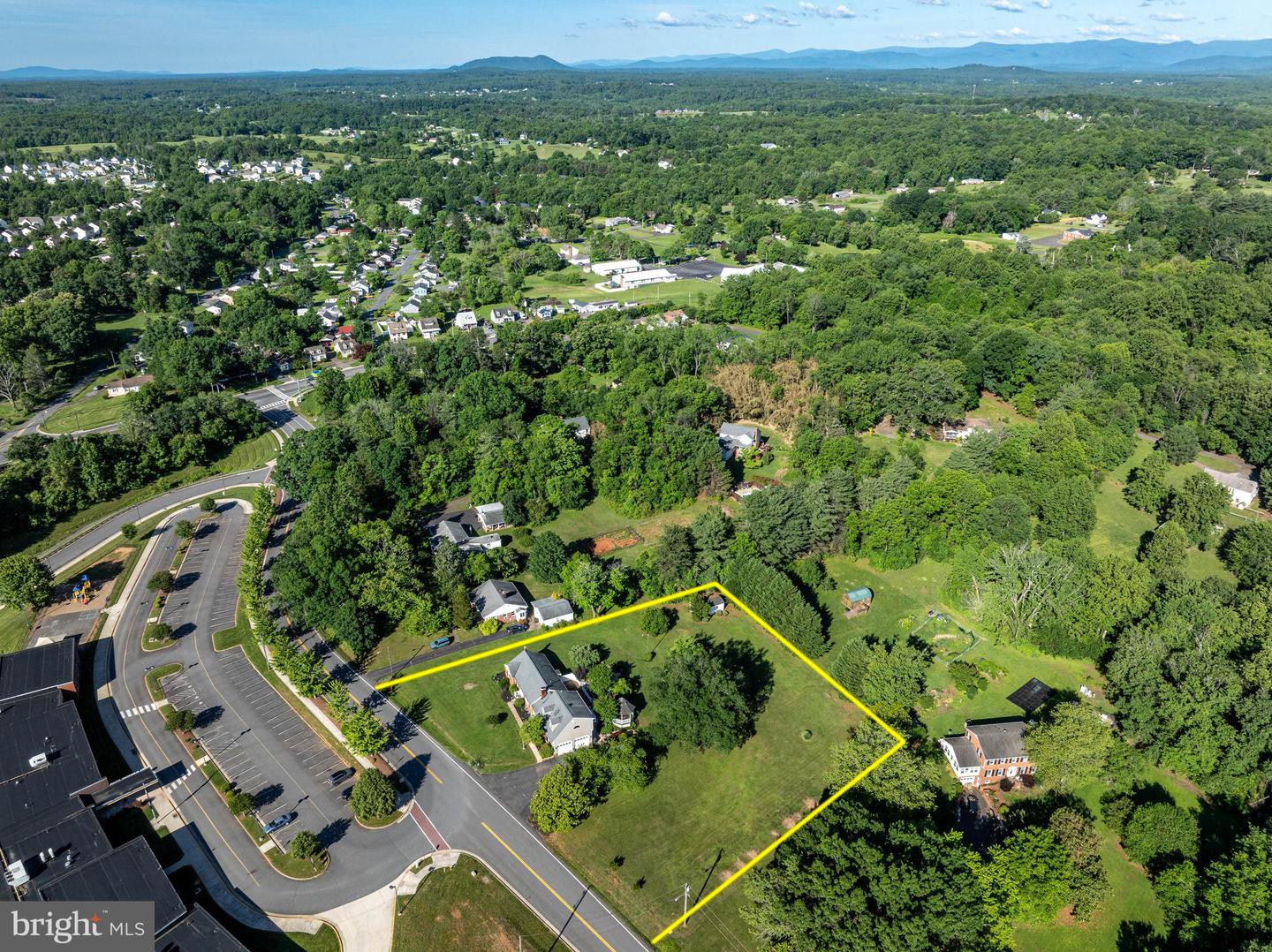 650 YOWELL DR, CULPEPER, Virginia 22701, 4 Bedrooms Bedrooms, 11 Rooms Rooms,3 BathroomsBathrooms,Residential,For sale,650 YOWELL DR,VACU2010654 MLS # VACU2010654