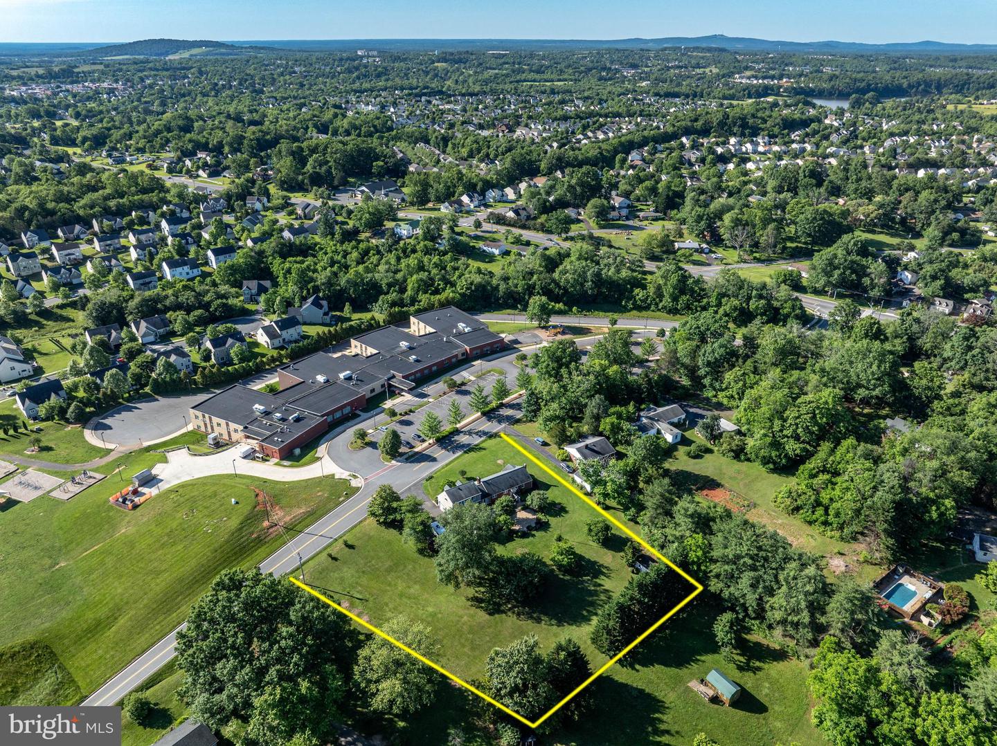 650 YOWELL DR, CULPEPER, Virginia 22701, 4 Bedrooms Bedrooms, 11 Rooms Rooms,3 BathroomsBathrooms,Residential,For sale,650 YOWELL DR,VACU2010654 MLS # VACU2010654