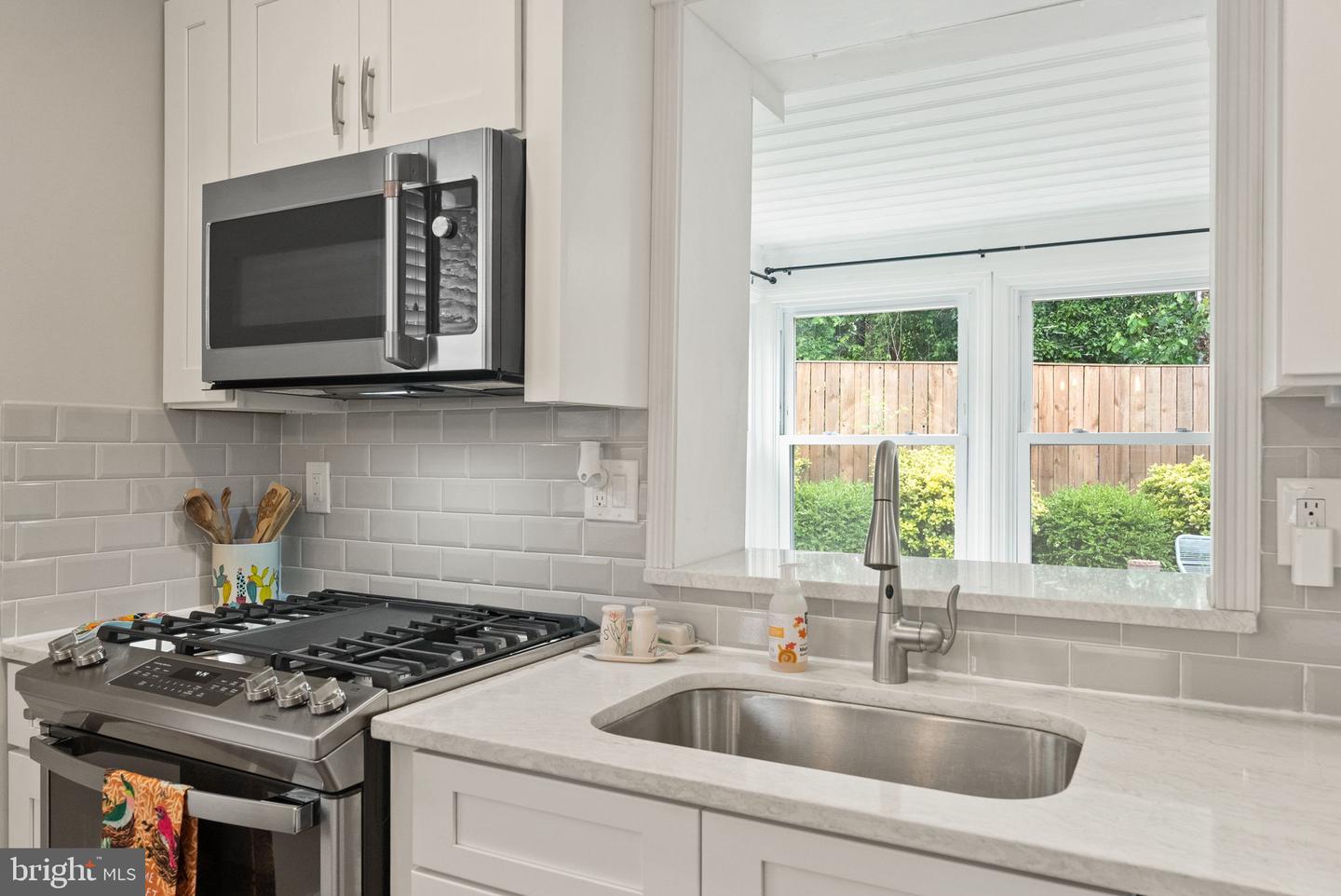 23 MOUNT VERNON AVE, ALEXANDRIA, Virginia 22301, 2 Bedrooms Bedrooms, ,1 BathroomBathrooms,Residential,For sale,23 MOUNT VERNON AVE,VAAX2045712 MLS # VAAX2045712