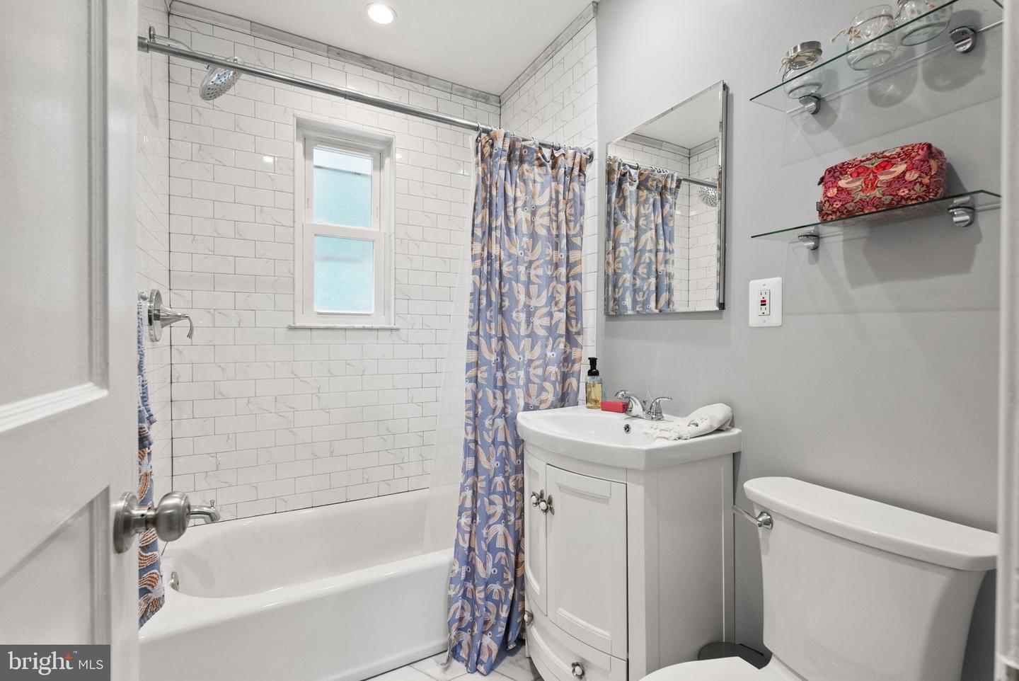 23 MOUNT VERNON AVE, ALEXANDRIA, Virginia 22301, 2 Bedrooms Bedrooms, ,1 BathroomBathrooms,Residential,For sale,23 MOUNT VERNON AVE,VAAX2045712 MLS # VAAX2045712