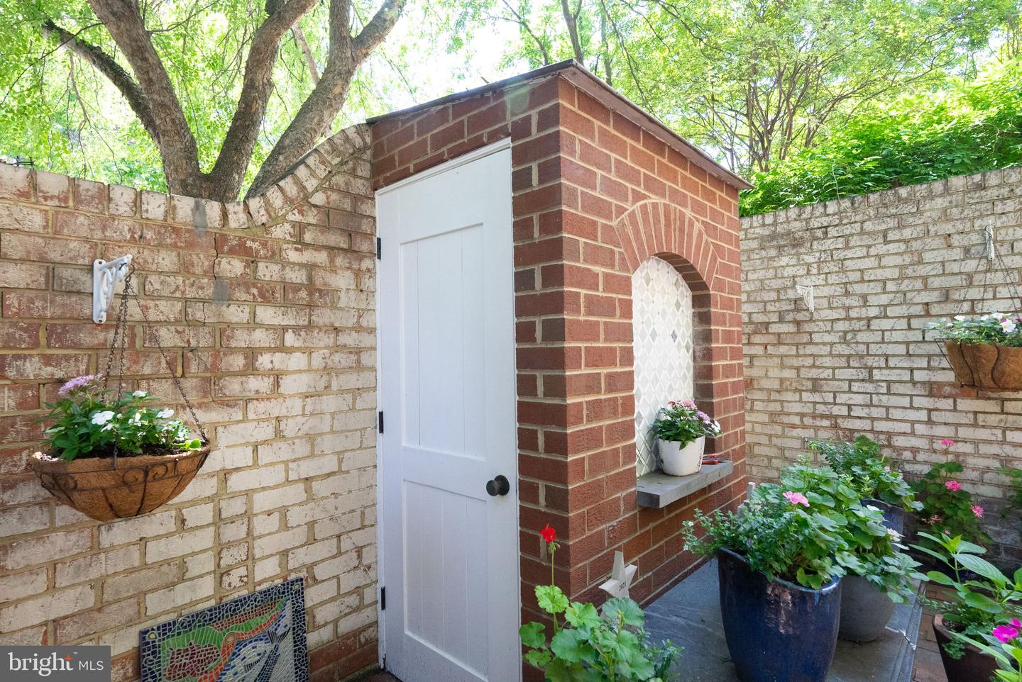 116 CAMERON MEWS, ALEXANDRIA, Virginia 22314, 4 Bedrooms Bedrooms, ,3 BathroomsBathrooms,Residential,For sale,116 CAMERON MEWS,VAAX2045730 MLS # VAAX2045730