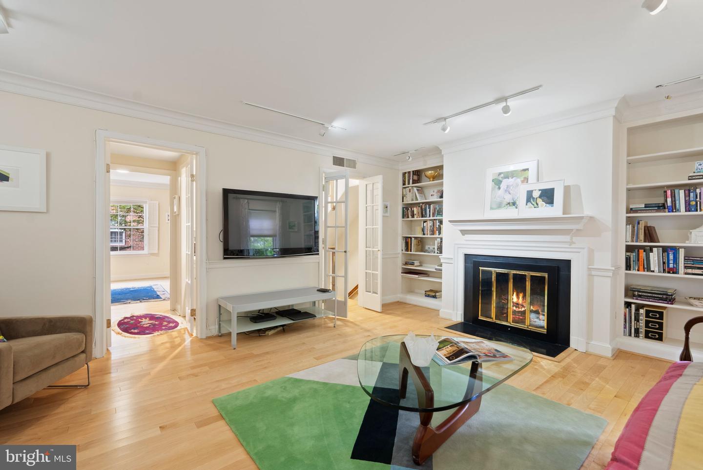 116 CAMERON MEWS, ALEXANDRIA, Virginia 22314, 4 Bedrooms Bedrooms, ,3 BathroomsBathrooms,Residential,For sale,116 CAMERON MEWS,VAAX2045730 MLS # VAAX2045730