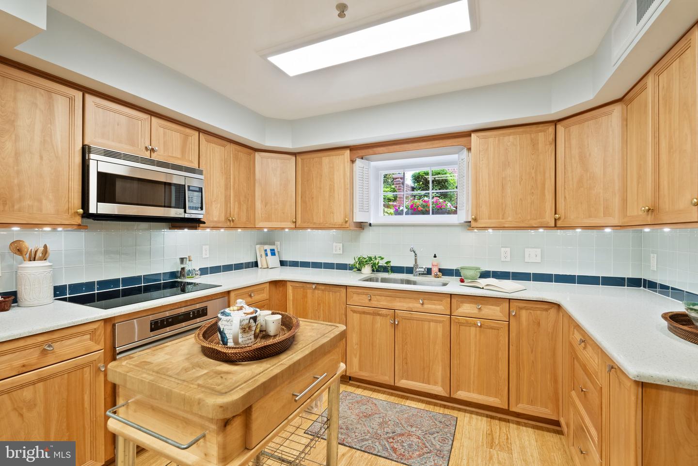 116 CAMERON MEWS, ALEXANDRIA, Virginia 22314, 4 Bedrooms Bedrooms, ,3 BathroomsBathrooms,Residential,For sale,116 CAMERON MEWS,VAAX2045730 MLS # VAAX2045730