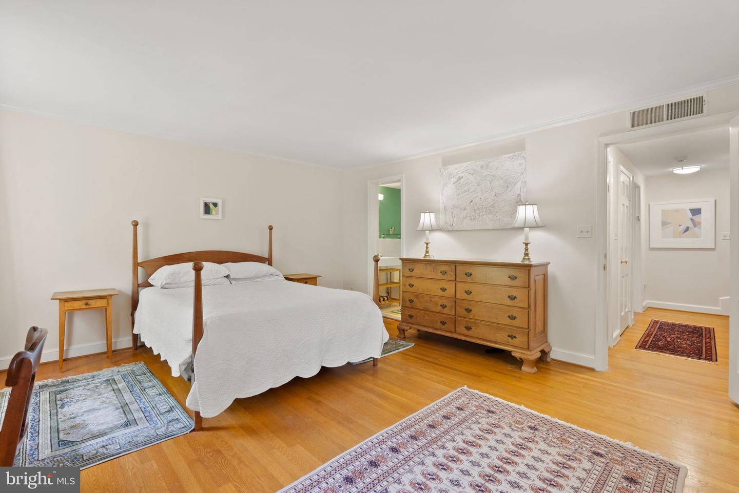 116 CAMERON MEWS, ALEXANDRIA, Virginia 22314, 4 Bedrooms Bedrooms, ,3 BathroomsBathrooms,Residential,For sale,116 CAMERON MEWS,VAAX2045730 MLS # VAAX2045730