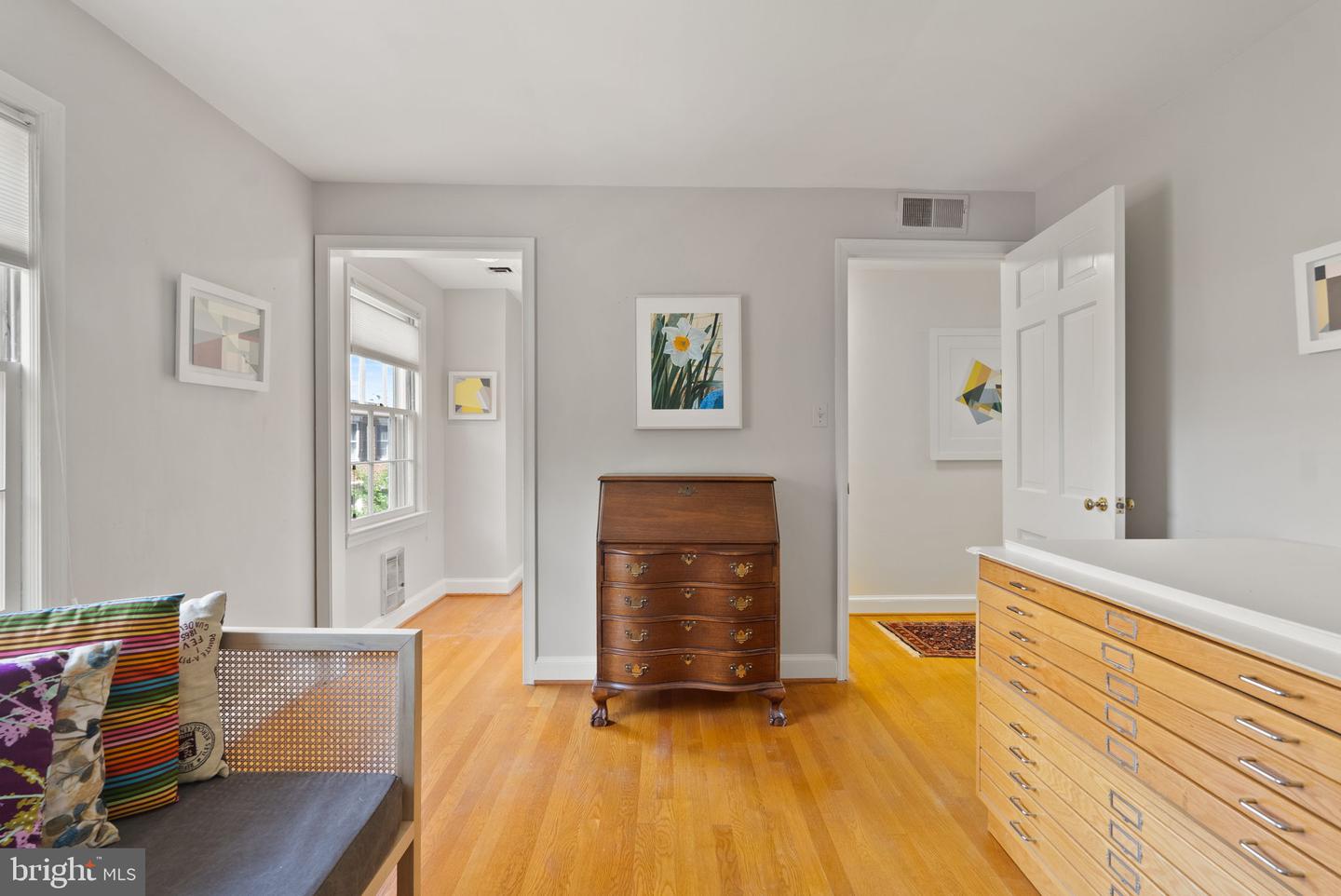 116 CAMERON MEWS, ALEXANDRIA, Virginia 22314, 4 Bedrooms Bedrooms, ,3 BathroomsBathrooms,Residential,For sale,116 CAMERON MEWS,VAAX2045730 MLS # VAAX2045730