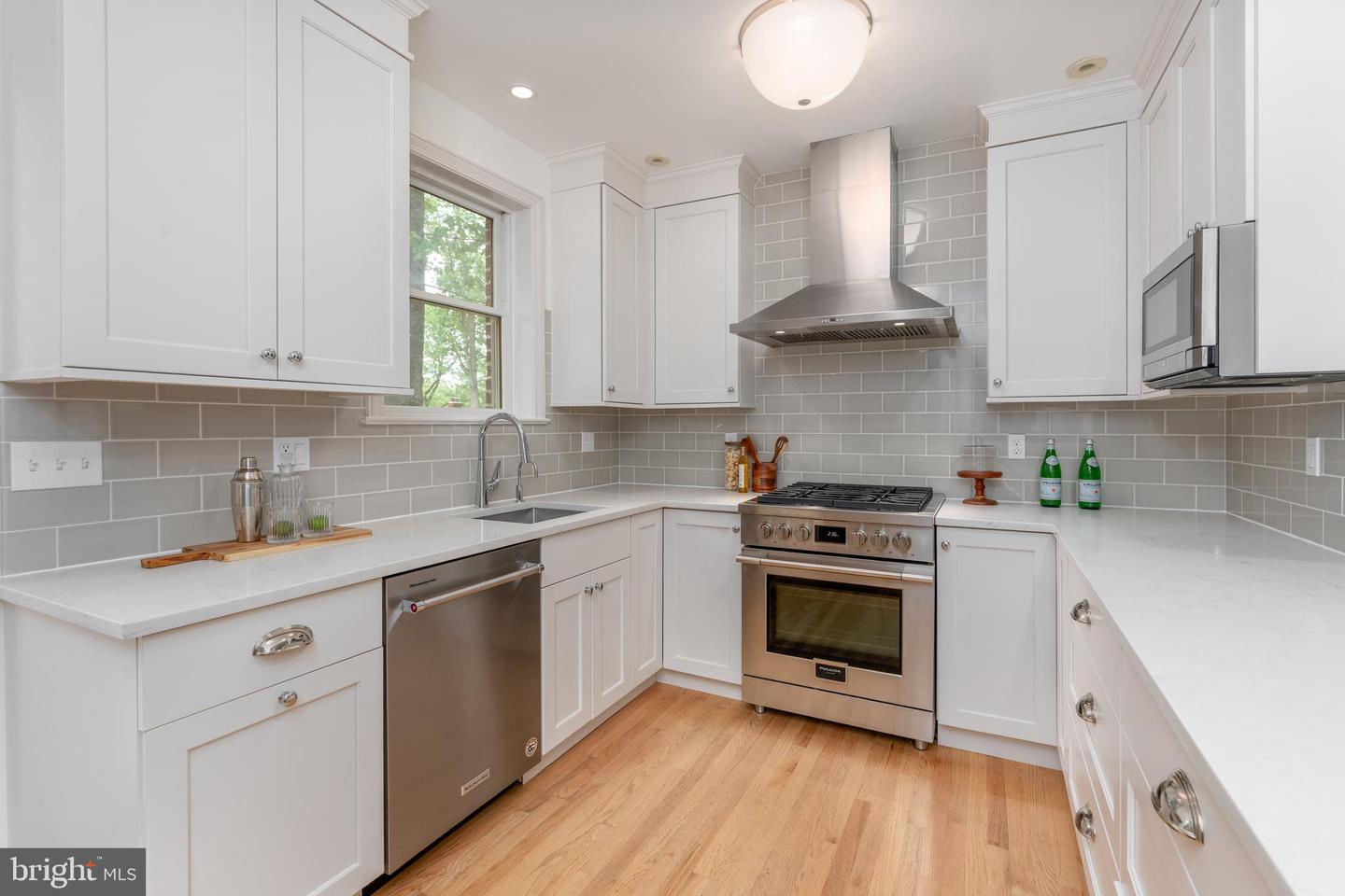 3709 JOCELYN ST NW, WASHINGTON, District Of Columbia 20015, 3 Bedrooms Bedrooms, ,3 BathroomsBathrooms,Residential,For sale,3709 JOCELYN ST NW,DCDC2202538 MLS # DCDC2202538