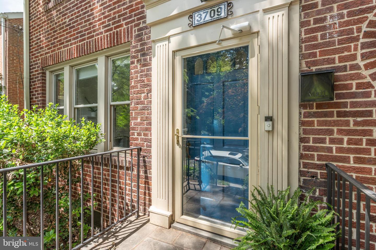 3709 JOCELYN ST NW, WASHINGTON, District Of Columbia 20015, 3 Bedrooms Bedrooms, ,3 BathroomsBathrooms,Residential,For sale,3709 JOCELYN ST NW,DCDC2202538 MLS # DCDC2202538