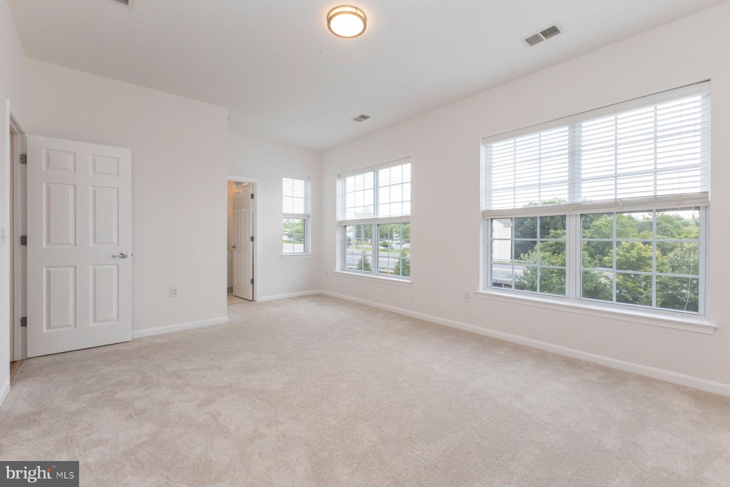 1859 CEDAR COVE WAY #201, WOODBRIDGE, Virginia 22191, 4 Bedrooms Bedrooms, ,2 BathroomsBathrooms,Residential,For sale,1859 CEDAR COVE WAY #201,VAPW2095634 MLS # VAPW2095634