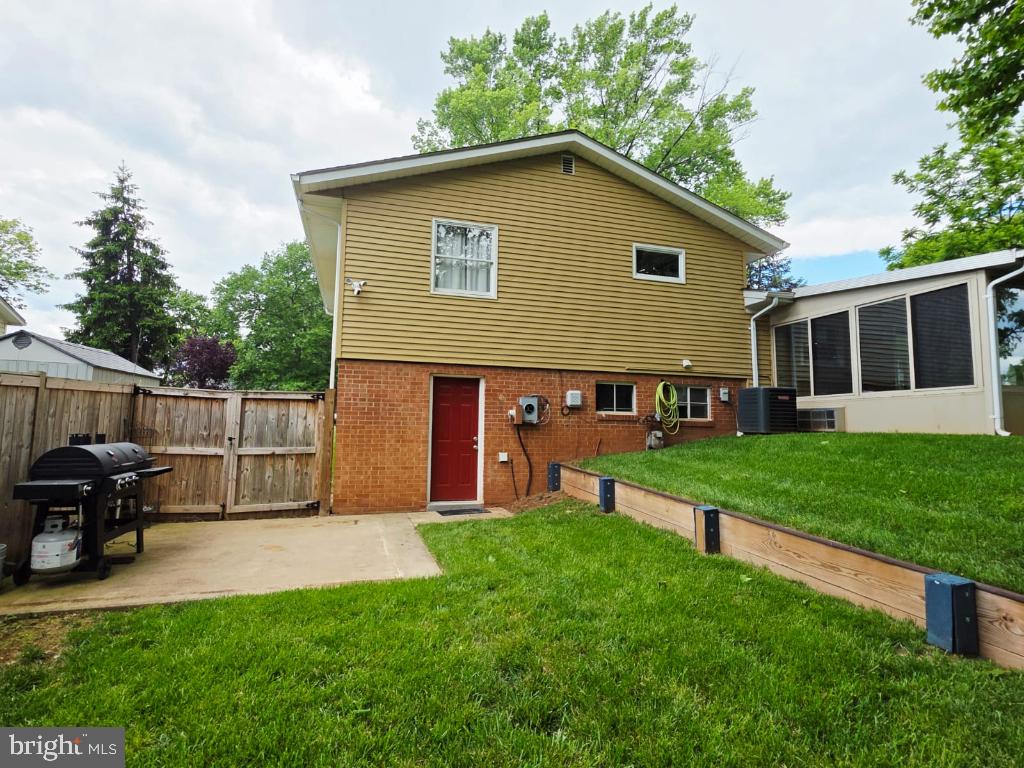 402 W MAPLE AVE, STERLING, Virginia 20164, 3 Bedrooms Bedrooms, ,2 BathroomsBathrooms,Residential,For sale,402 W MAPLE AVE,VALO2097942 MLS # VALO2097942