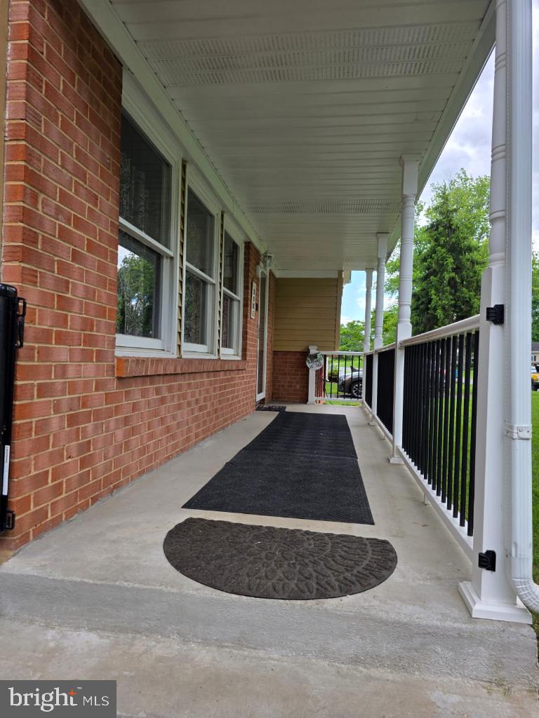 402 W MAPLE AVE, STERLING, Virginia 20164, 3 Bedrooms Bedrooms, ,2 BathroomsBathrooms,Residential,For sale,402 W MAPLE AVE,VALO2097942 MLS # VALO2097942