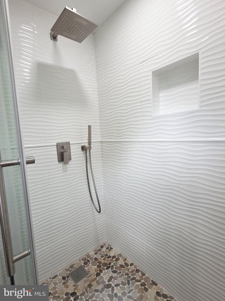 402 W MAPLE AVE, STERLING, Virginia 20164, 3 Bedrooms Bedrooms, ,2 BathroomsBathrooms,Residential,For sale,402 W MAPLE AVE,VALO2097942 MLS # VALO2097942