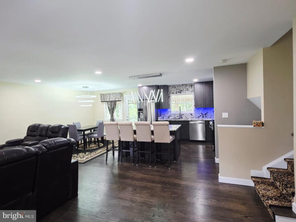 402 W MAPLE AVE, STERLING, Virginia 20164, 3 Bedrooms Bedrooms, ,2 BathroomsBathrooms,Residential,For sale,402 W MAPLE AVE,VALO2097942 MLS # VALO2097942