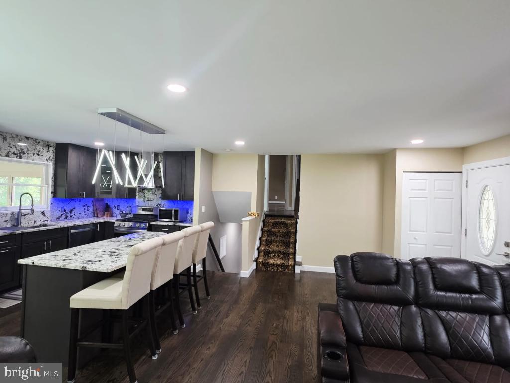 402 W MAPLE AVE, STERLING, Virginia 20164, 3 Bedrooms Bedrooms, ,2 BathroomsBathrooms,Residential,For sale,402 W MAPLE AVE,VALO2097942 MLS # VALO2097942