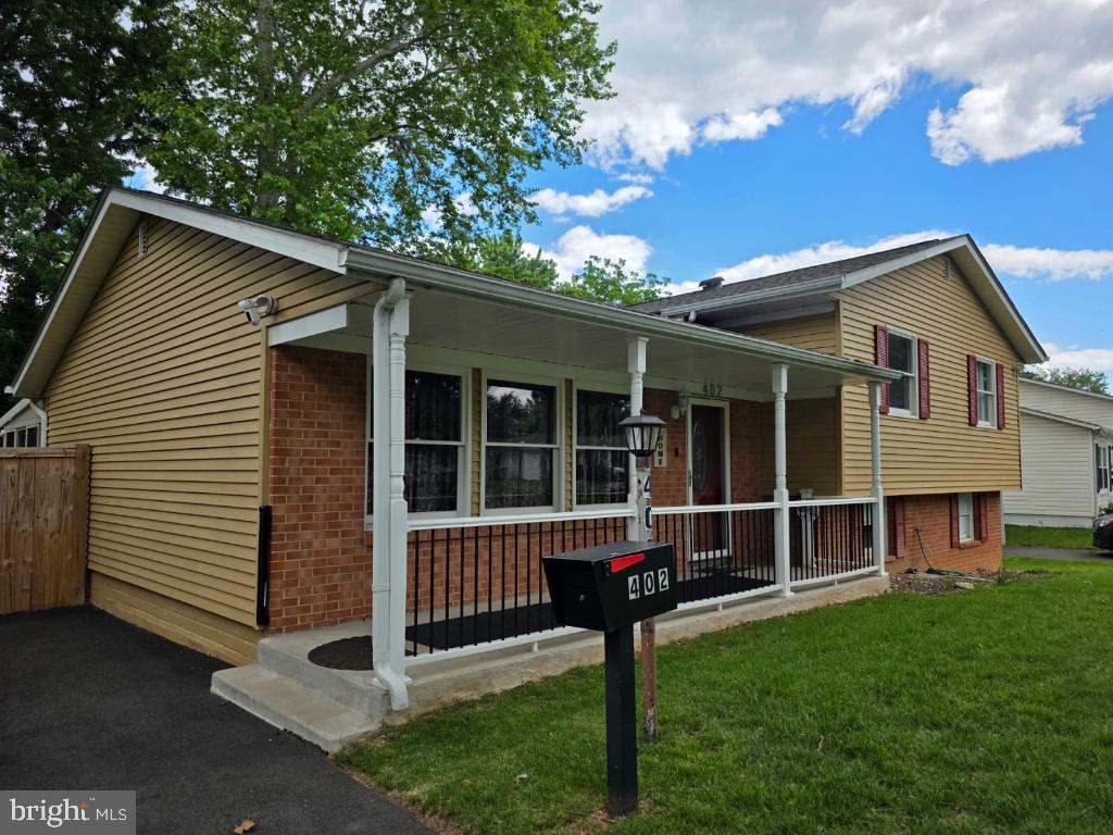 402 W MAPLE AVE, STERLING, Virginia 20164, 3 Bedrooms Bedrooms, ,2 BathroomsBathrooms,Residential,For sale,402 W MAPLE AVE,VALO2097942 MLS # VALO2097942