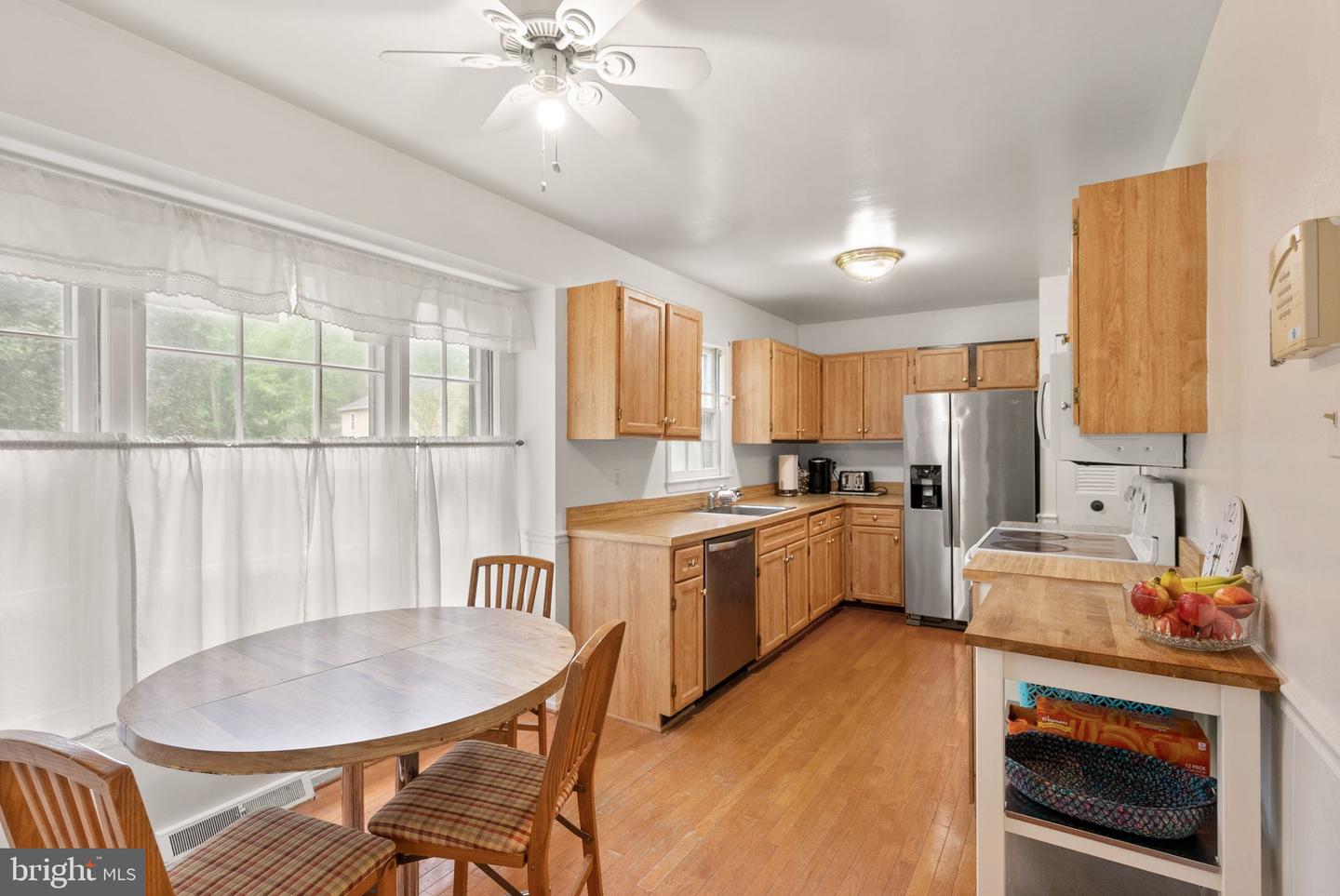 5023 MIGNONETTE CT, ANNANDALE, Virginia 22003, 4 Bedrooms Bedrooms, ,3 BathroomsBathrooms,Residential,For sale,5023 MIGNONETTE CT,VAFX2243474 MLS # VAFX2243474