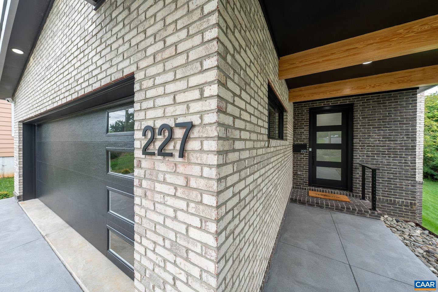 320A NE 11TH ST, CHARLOTTESVILLE, Virginia 22902, 4 Bedrooms Bedrooms, ,4 BathroomsBathrooms,Residential,For sale,320A NE 11TH ST,665005 MLS # 665005