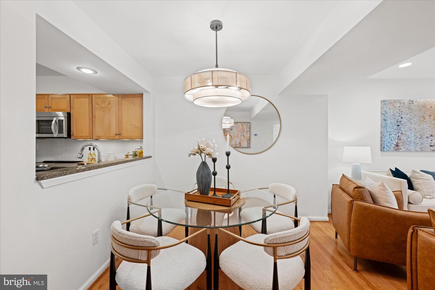 2518 S WALTER REED DR #B, ARLINGTON, Virginia 22206, 2 Bedrooms Bedrooms, ,2 BathroomsBathrooms,Residential,For sale,2518 S WALTER REED DR #B,VAAR2052190 MLS # VAAR2052190