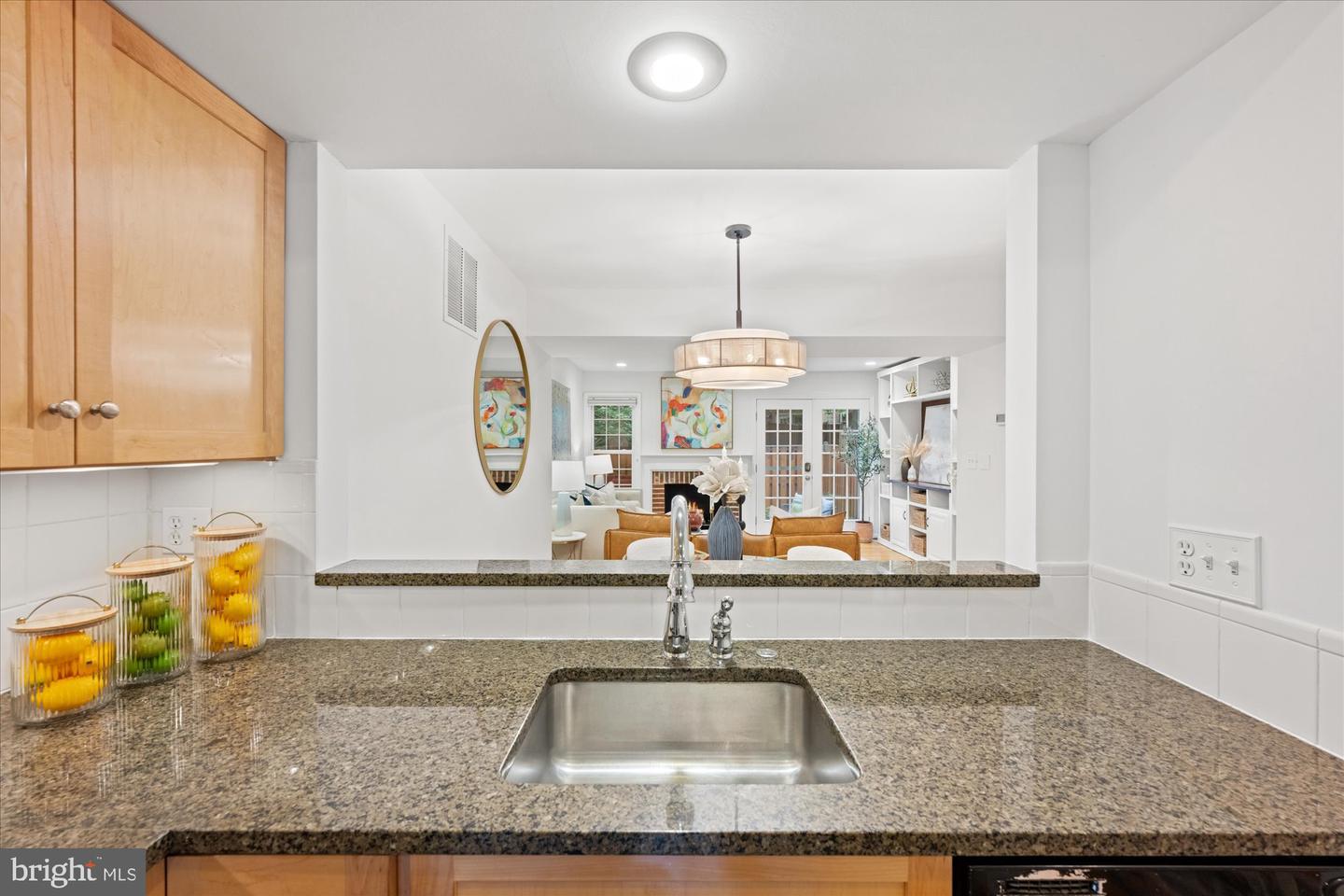 2518 S WALTER REED DR #B, ARLINGTON, Virginia 22206, 2 Bedrooms Bedrooms, ,2 BathroomsBathrooms,Residential,For sale,2518 S WALTER REED DR #B,VAAR2052190 MLS # VAAR2052190