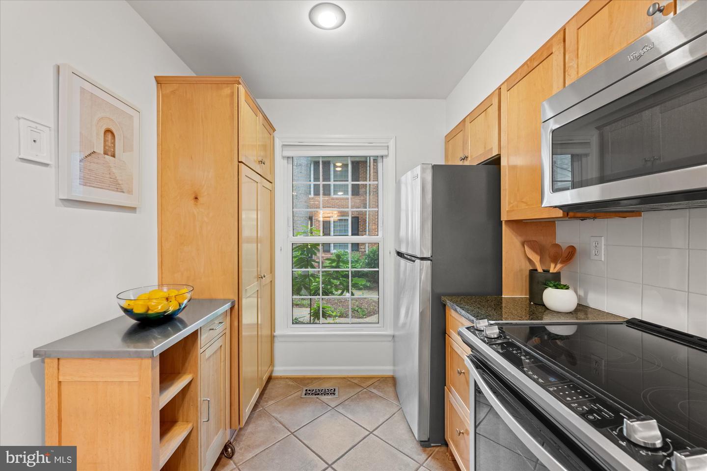 2518 S WALTER REED DR #B, ARLINGTON, Virginia 22206, 2 Bedrooms Bedrooms, ,2 BathroomsBathrooms,Residential,For sale,2518 S WALTER REED DR #B,VAAR2052190 MLS # VAAR2052190