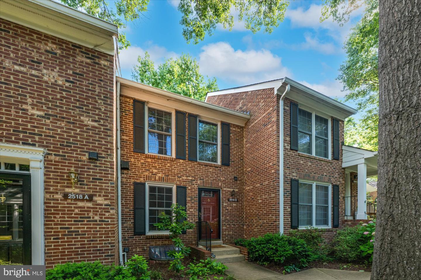 2518 S WALTER REED DR #B, ARLINGTON, Virginia 22206, 2 Bedrooms Bedrooms, ,2 BathroomsBathrooms,Residential,For sale,2518 S WALTER REED DR #B,VAAR2052190 MLS # VAAR2052190