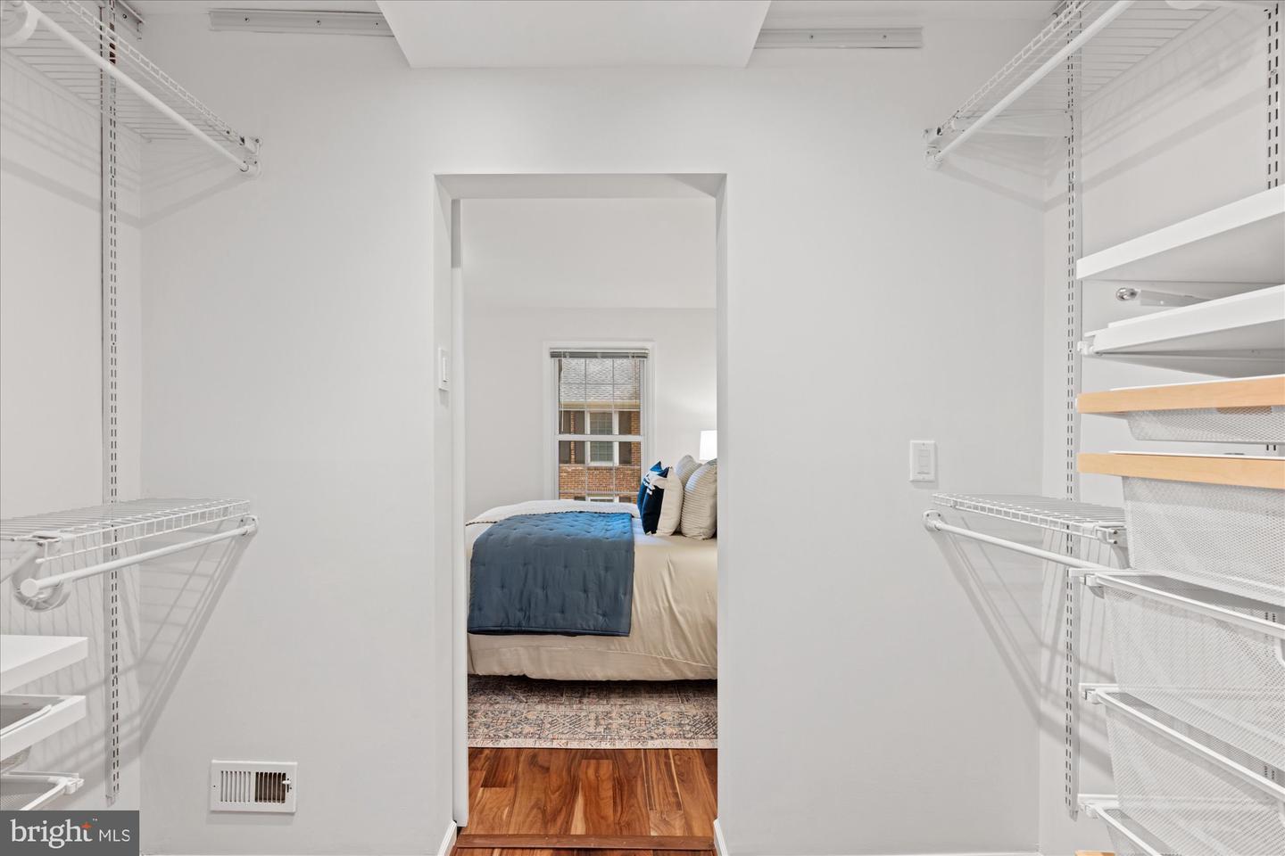 2518 S WALTER REED DR #B, ARLINGTON, Virginia 22206, 2 Bedrooms Bedrooms, ,2 BathroomsBathrooms,Residential,For sale,2518 S WALTER REED DR #B,VAAR2052190 MLS # VAAR2052190