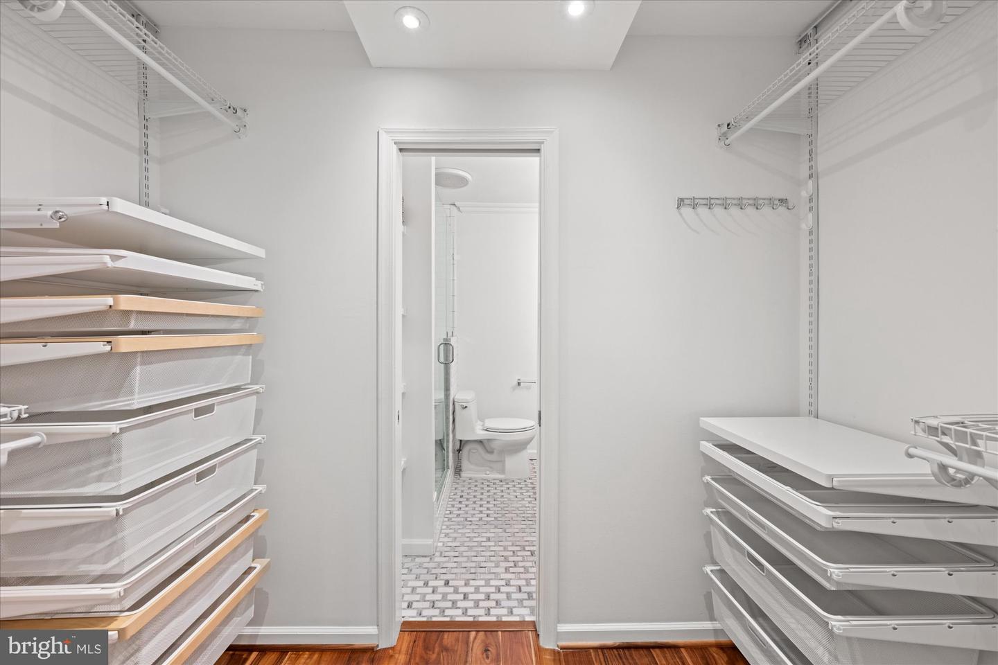2518 S WALTER REED DR #B, ARLINGTON, Virginia 22206, 2 Bedrooms Bedrooms, ,2 BathroomsBathrooms,Residential,For sale,2518 S WALTER REED DR #B,VAAR2052190 MLS # VAAR2052190