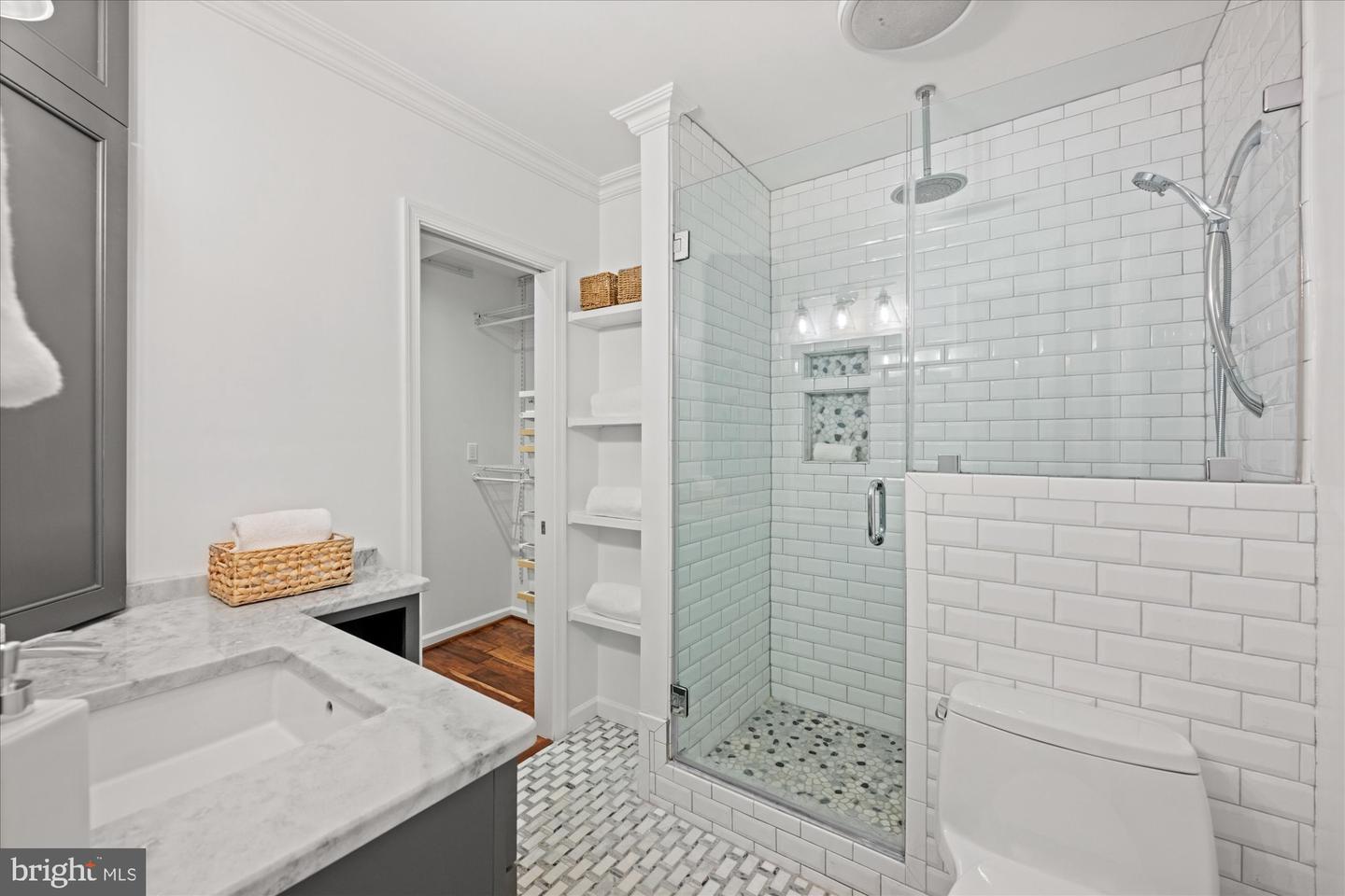 2518 S WALTER REED DR #B, ARLINGTON, Virginia 22206, 2 Bedrooms Bedrooms, ,2 BathroomsBathrooms,Residential,For sale,2518 S WALTER REED DR #B,VAAR2052190 MLS # VAAR2052190