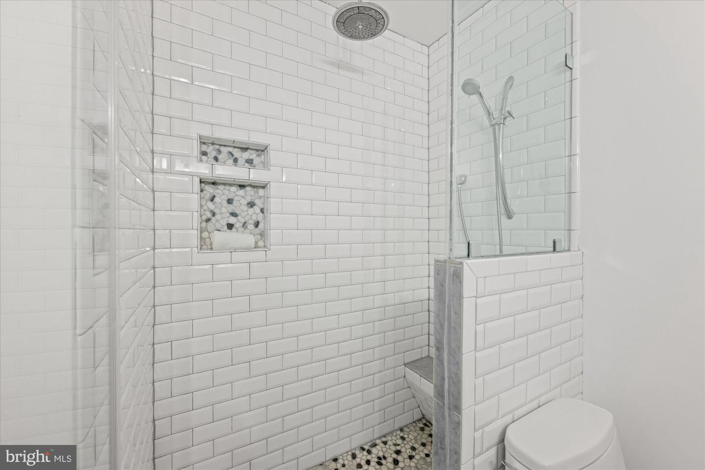 2518 S WALTER REED DR #B, ARLINGTON, Virginia 22206, 2 Bedrooms Bedrooms, ,2 BathroomsBathrooms,Residential,For sale,2518 S WALTER REED DR #B,VAAR2052190 MLS # VAAR2052190