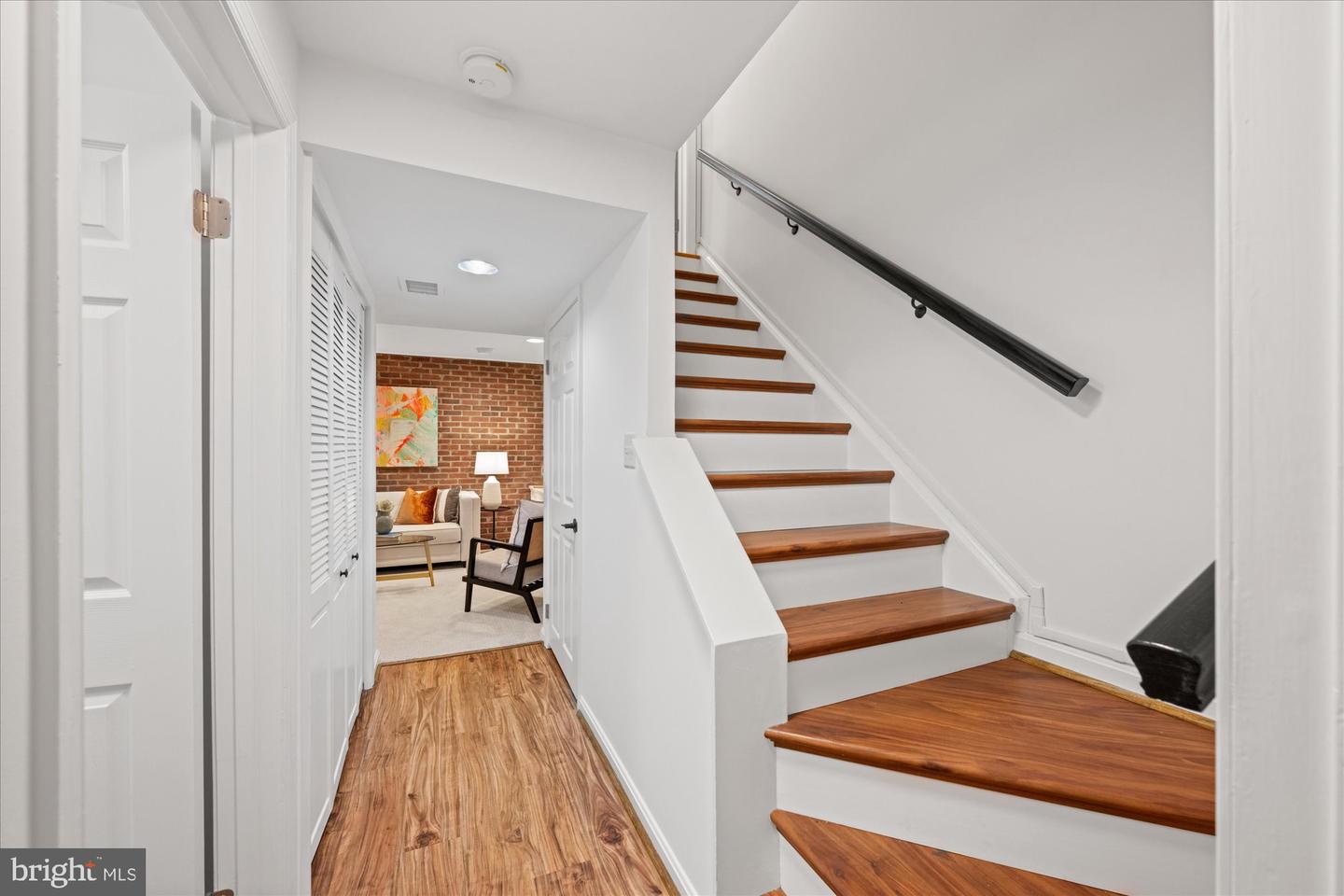 2518 S WALTER REED DR #B, ARLINGTON, Virginia 22206, 2 Bedrooms Bedrooms, ,2 BathroomsBathrooms,Residential,For sale,2518 S WALTER REED DR #B,VAAR2052190 MLS # VAAR2052190