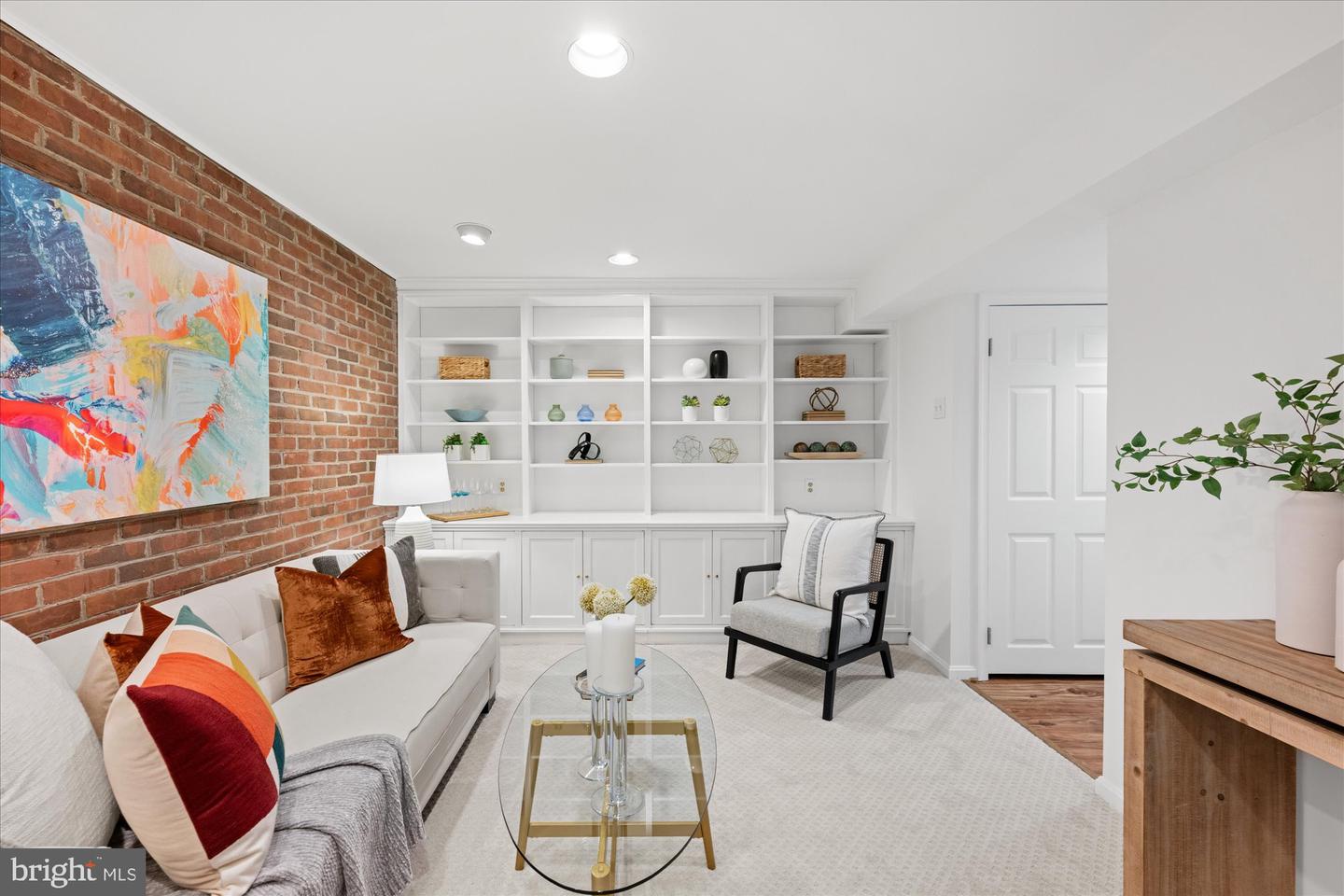 2518 S WALTER REED DR #B, ARLINGTON, Virginia 22206, 2 Bedrooms Bedrooms, ,2 BathroomsBathrooms,Residential,For sale,2518 S WALTER REED DR #B,VAAR2052190 MLS # VAAR2052190