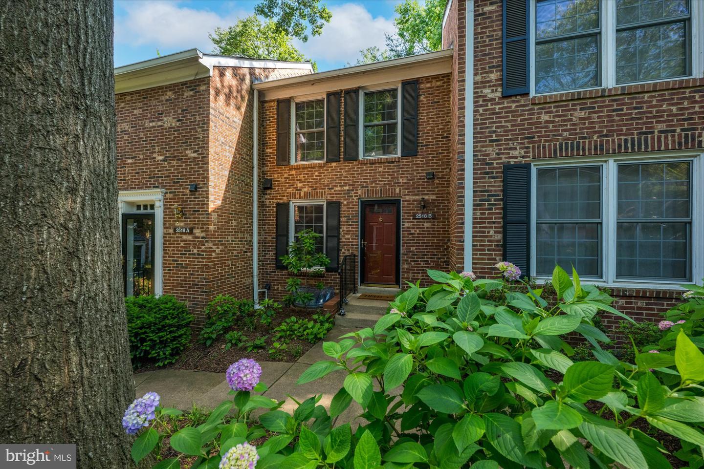 2518 S WALTER REED DR #B, ARLINGTON, Virginia 22206, 2 Bedrooms Bedrooms, ,2 BathroomsBathrooms,Residential,For sale,2518 S WALTER REED DR #B,VAAR2052190 MLS # VAAR2052190