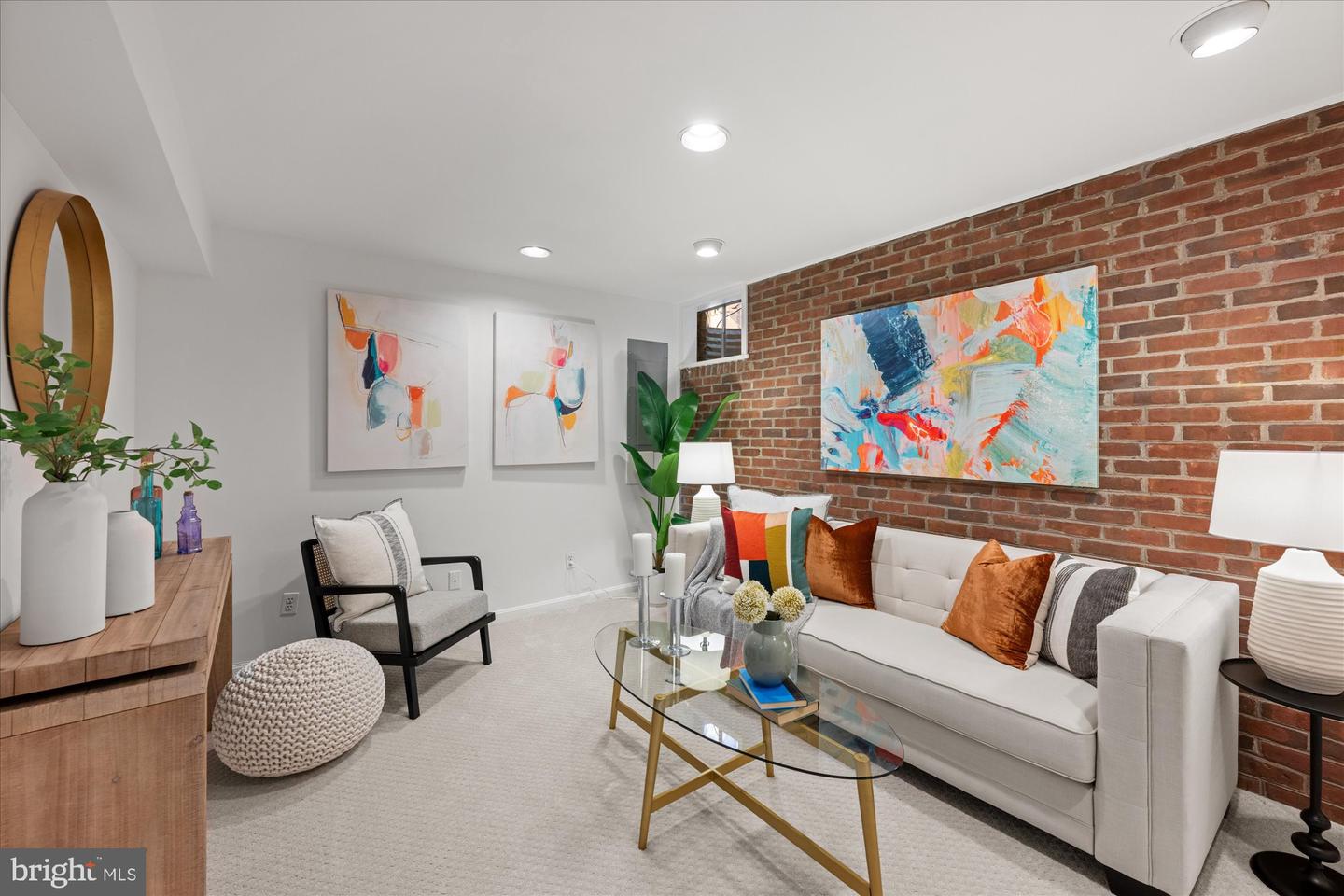 2518 S WALTER REED DR #B, ARLINGTON, Virginia 22206, 2 Bedrooms Bedrooms, ,2 BathroomsBathrooms,Residential,For sale,2518 S WALTER REED DR #B,VAAR2052190 MLS # VAAR2052190