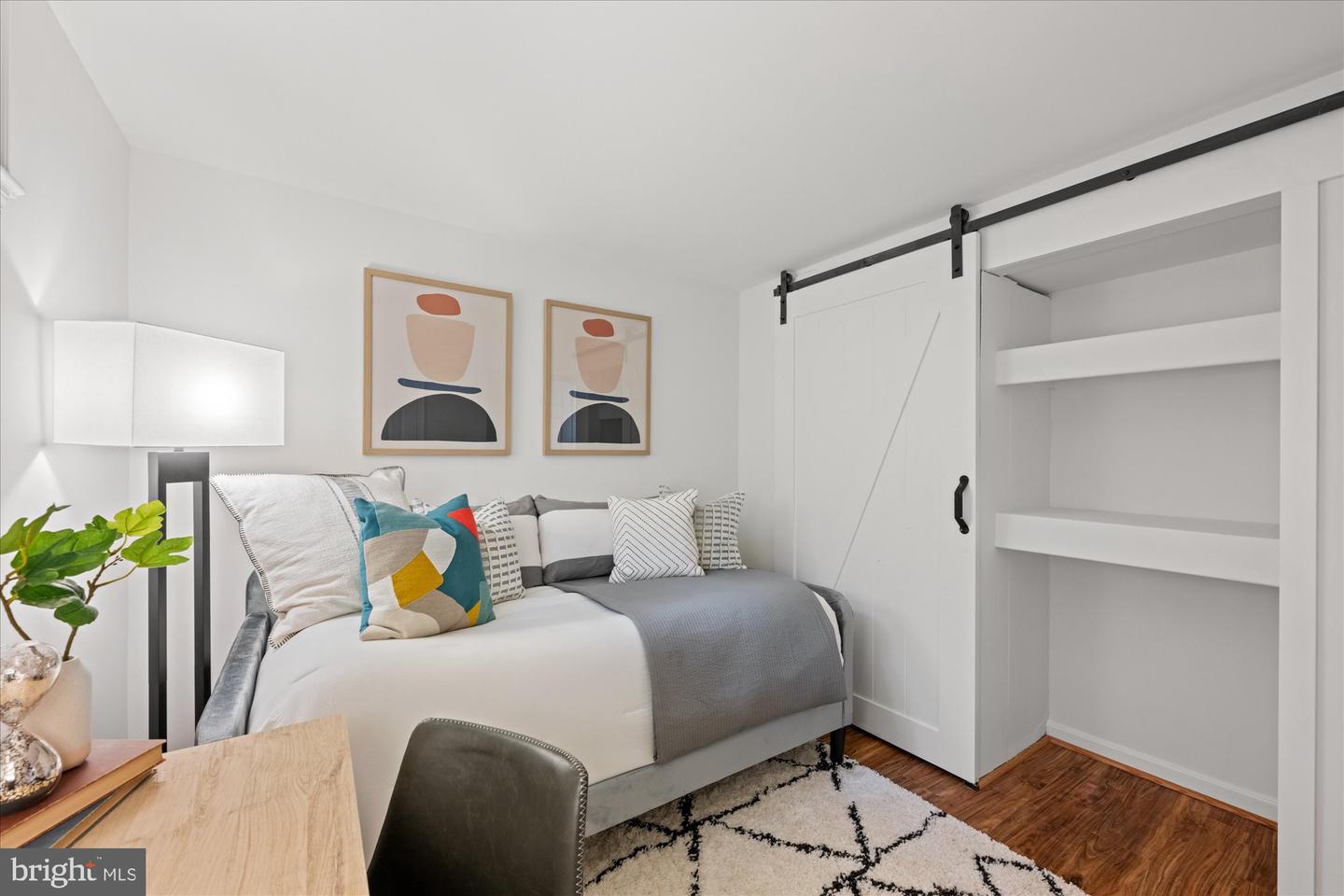 2518 S WALTER REED DR #B, ARLINGTON, Virginia 22206, 2 Bedrooms Bedrooms, ,2 BathroomsBathrooms,Residential,For sale,2518 S WALTER REED DR #B,VAAR2052190 MLS # VAAR2052190