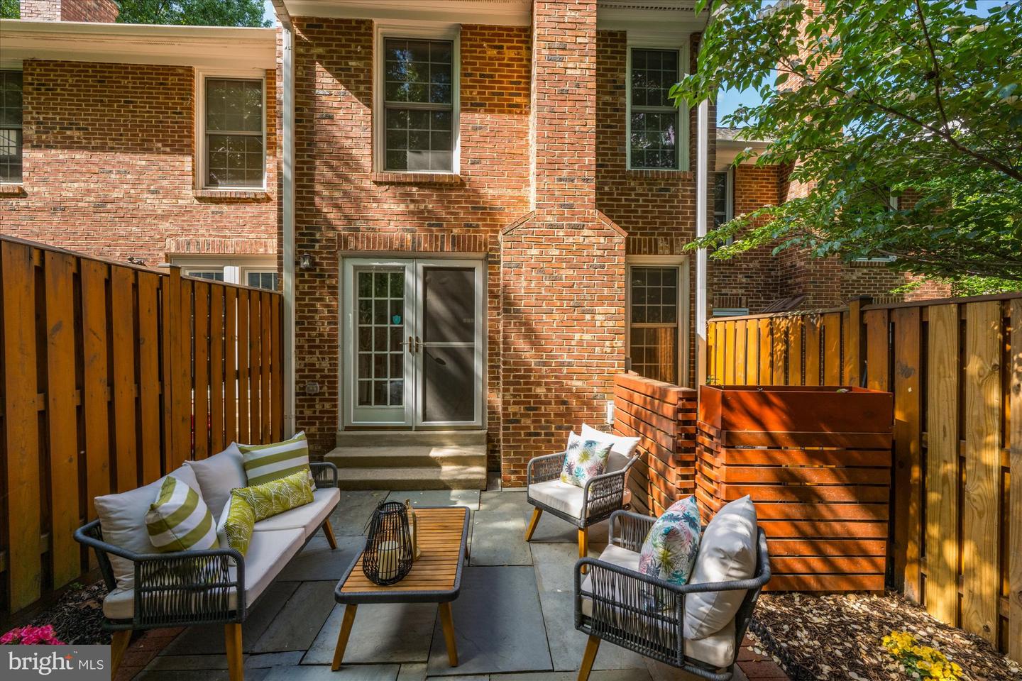 2518 S WALTER REED DR #B, ARLINGTON, Virginia 22206, 2 Bedrooms Bedrooms, ,2 BathroomsBathrooms,Residential,For sale,2518 S WALTER REED DR #B,VAAR2052190 MLS # VAAR2052190