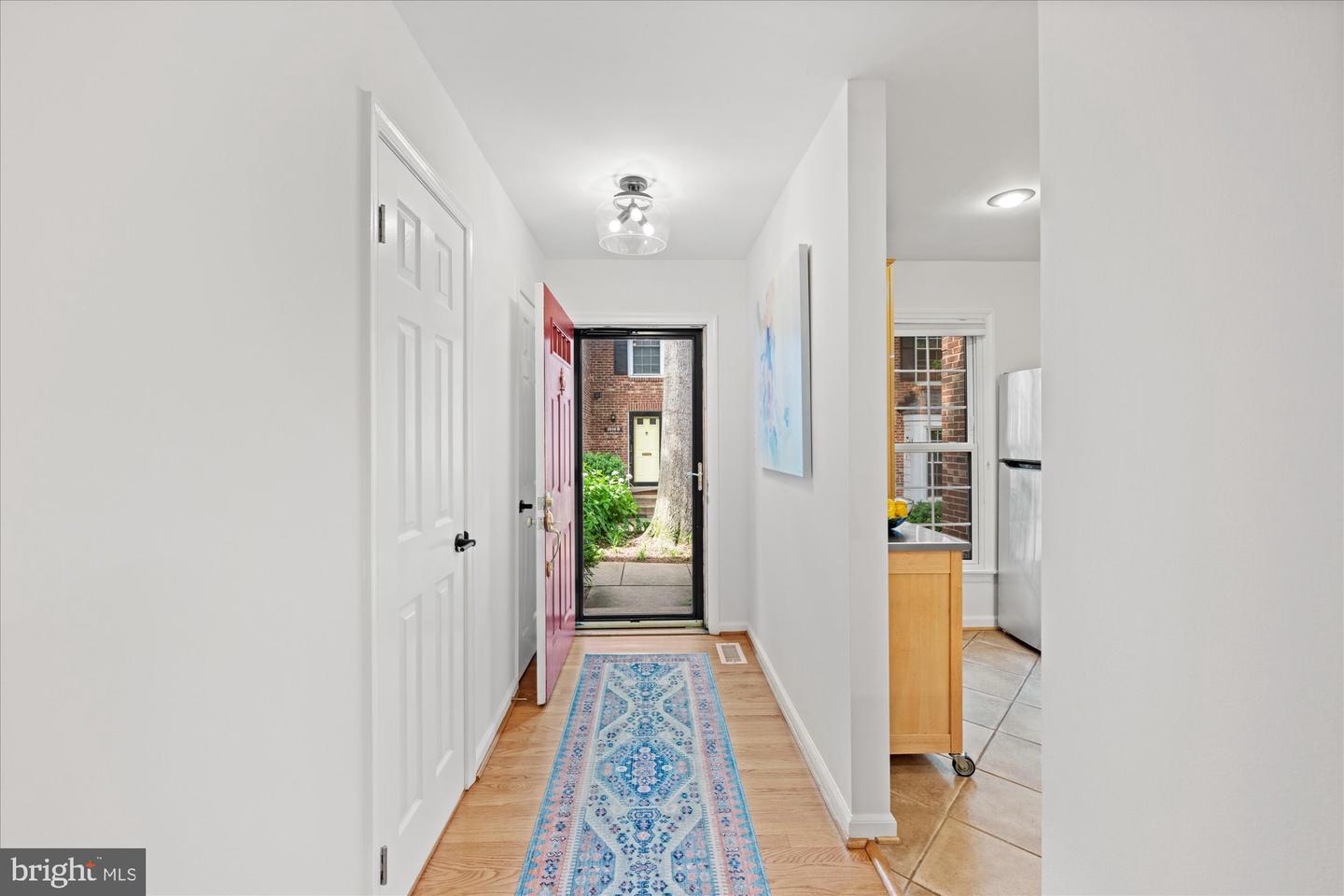 2518 S WALTER REED DR #B, ARLINGTON, Virginia 22206, 2 Bedrooms Bedrooms, ,2 BathroomsBathrooms,Residential,For sale,2518 S WALTER REED DR #B,VAAR2052190 MLS # VAAR2052190