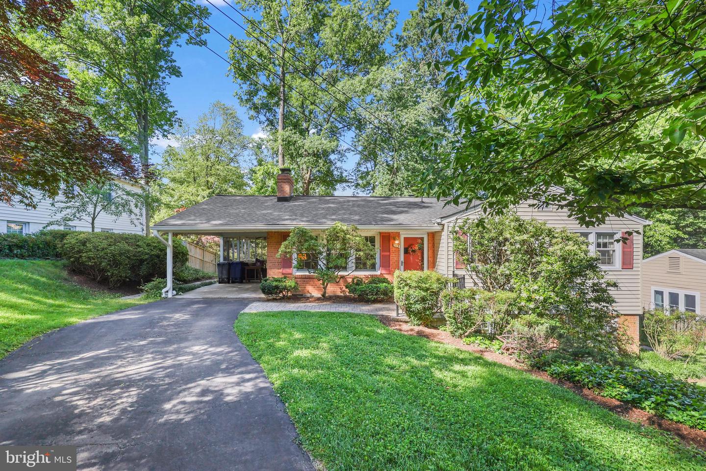 1113 CAMERON RD, ALEXANDRIA, Virginia 22308, 4 Bedrooms Bedrooms, ,3 BathroomsBathrooms,Residential,For sale,1113 CAMERON RD,VAFX2218118 MLS # VAFX2218118
