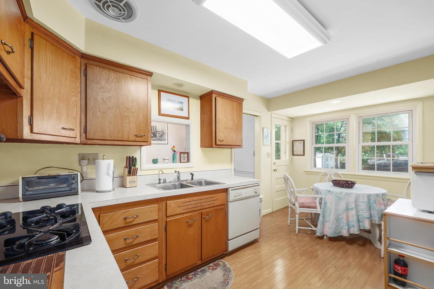 1113 CAMERON RD, ALEXANDRIA, Virginia 22308, 4 Bedrooms Bedrooms, ,3 BathroomsBathrooms,Residential,For sale,1113 CAMERON RD,VAFX2218118 MLS # VAFX2218118