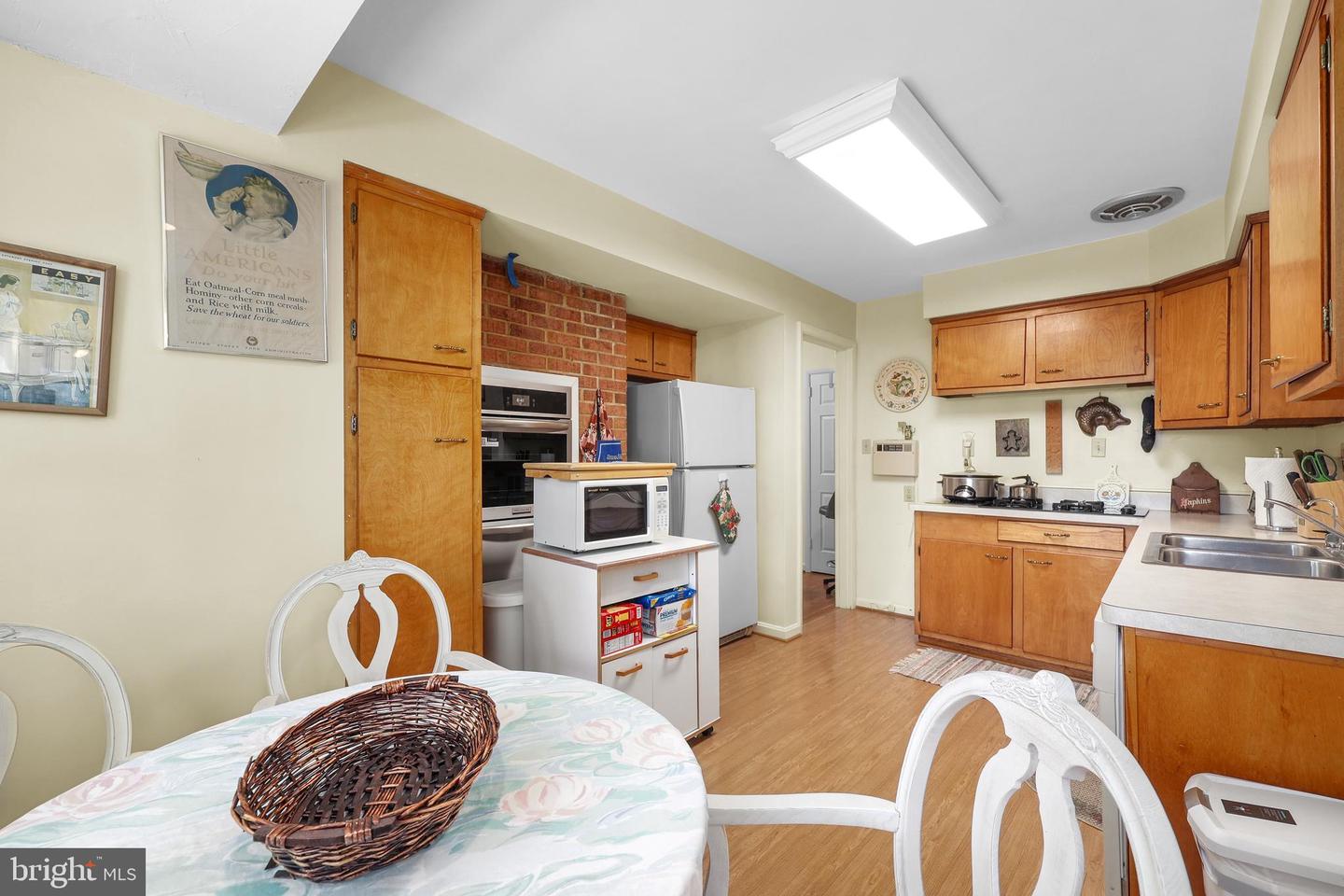 1113 CAMERON RD, ALEXANDRIA, Virginia 22308, 4 Bedrooms Bedrooms, ,3 BathroomsBathrooms,Residential,For sale,1113 CAMERON RD,VAFX2218118 MLS # VAFX2218118