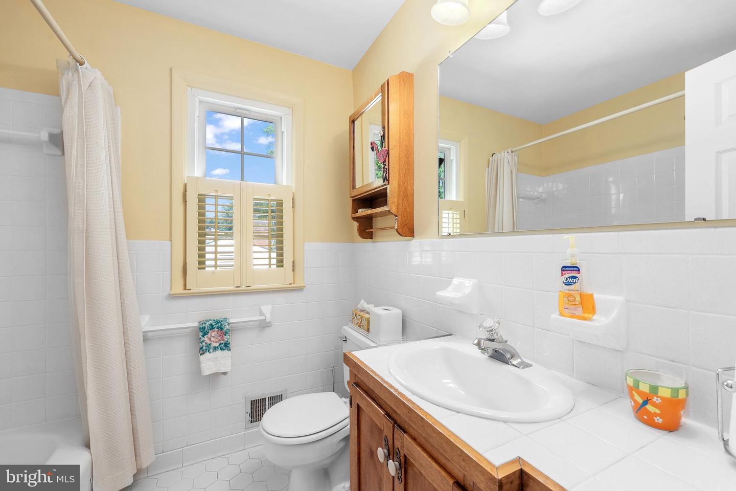 1113 CAMERON RD, ALEXANDRIA, Virginia 22308, 4 Bedrooms Bedrooms, ,3 BathroomsBathrooms,Residential,For sale,1113 CAMERON RD,VAFX2218118 MLS # VAFX2218118