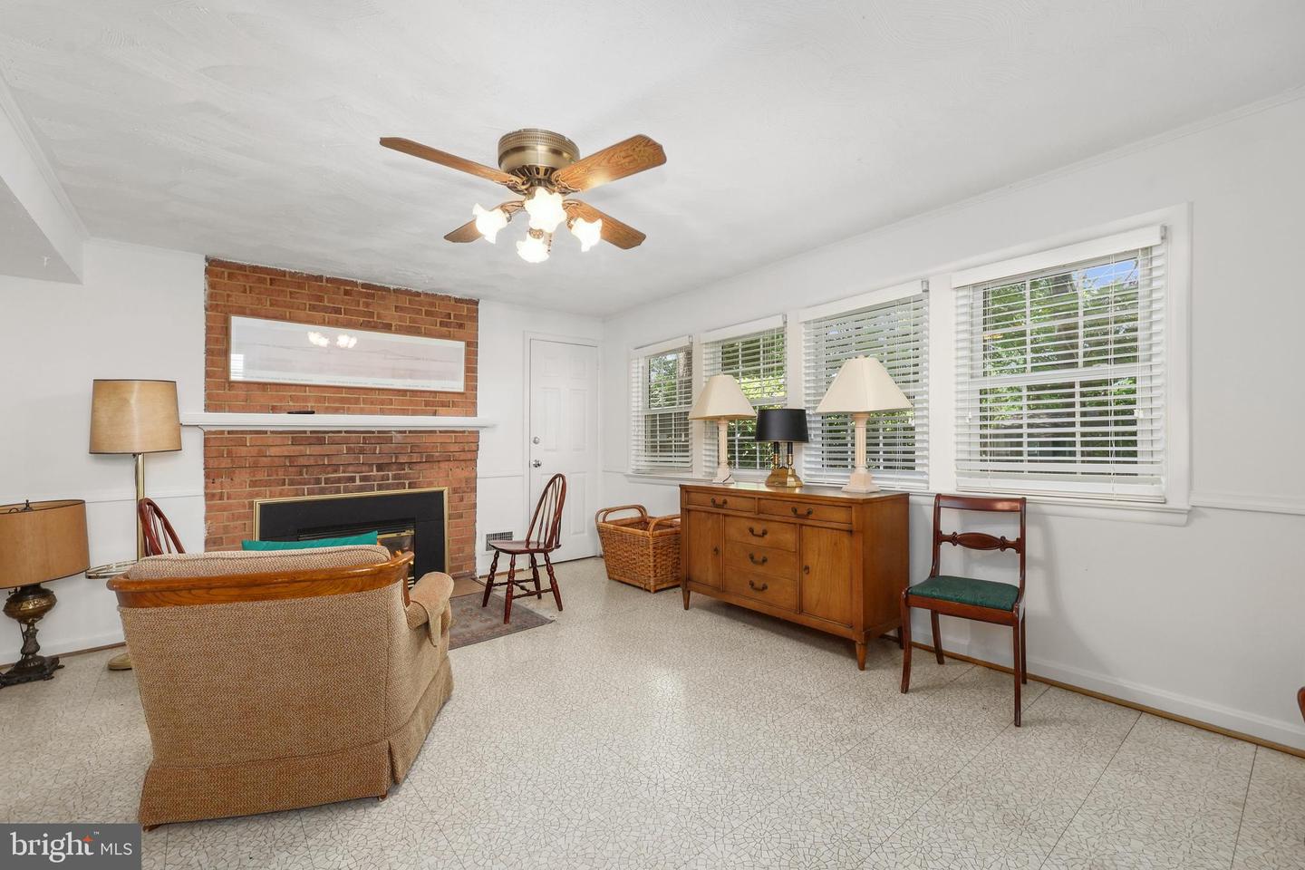 1113 CAMERON RD, ALEXANDRIA, Virginia 22308, 4 Bedrooms Bedrooms, ,3 BathroomsBathrooms,Residential,For sale,1113 CAMERON RD,VAFX2218118 MLS # VAFX2218118