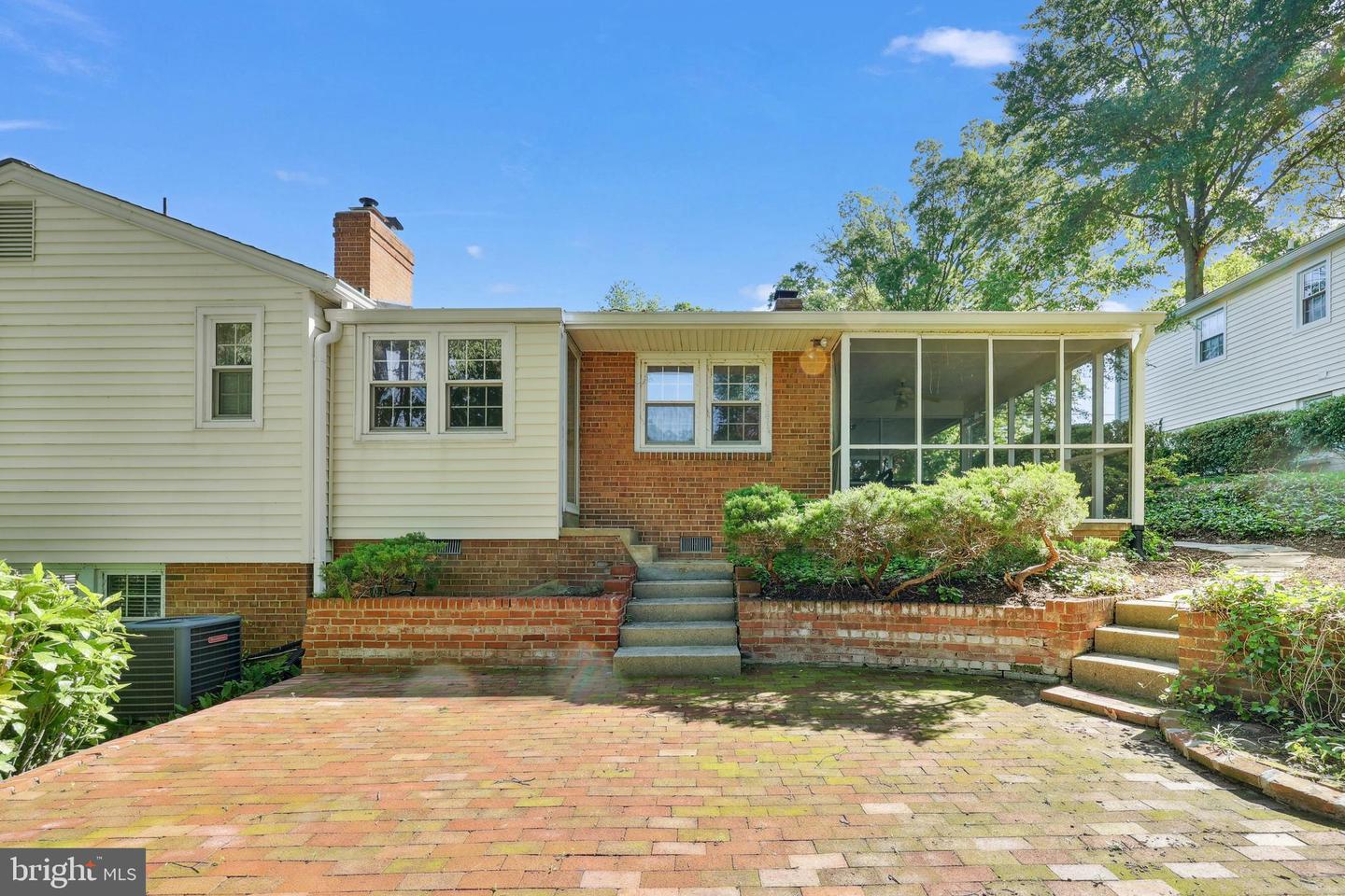 1113 CAMERON RD, ALEXANDRIA, Virginia 22308, 4 Bedrooms Bedrooms, ,3 BathroomsBathrooms,Residential,For sale,1113 CAMERON RD,VAFX2218118 MLS # VAFX2218118