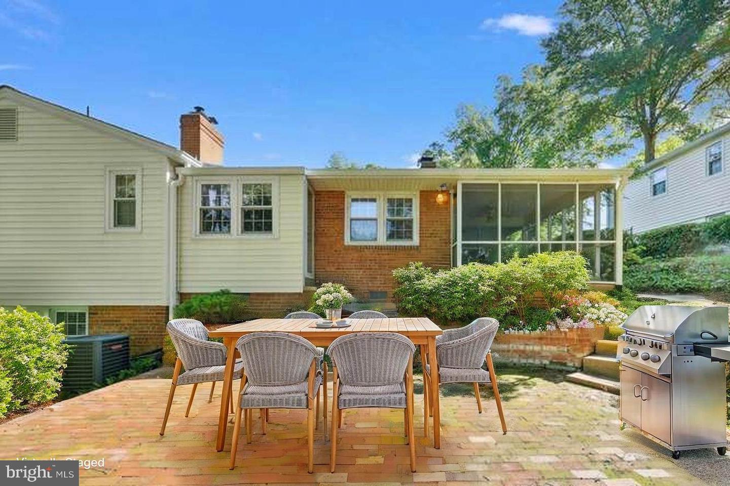 1113 CAMERON RD, ALEXANDRIA, Virginia 22308, 4 Bedrooms Bedrooms, ,3 BathroomsBathrooms,Residential,For sale,1113 CAMERON RD,VAFX2218118 MLS # VAFX2218118