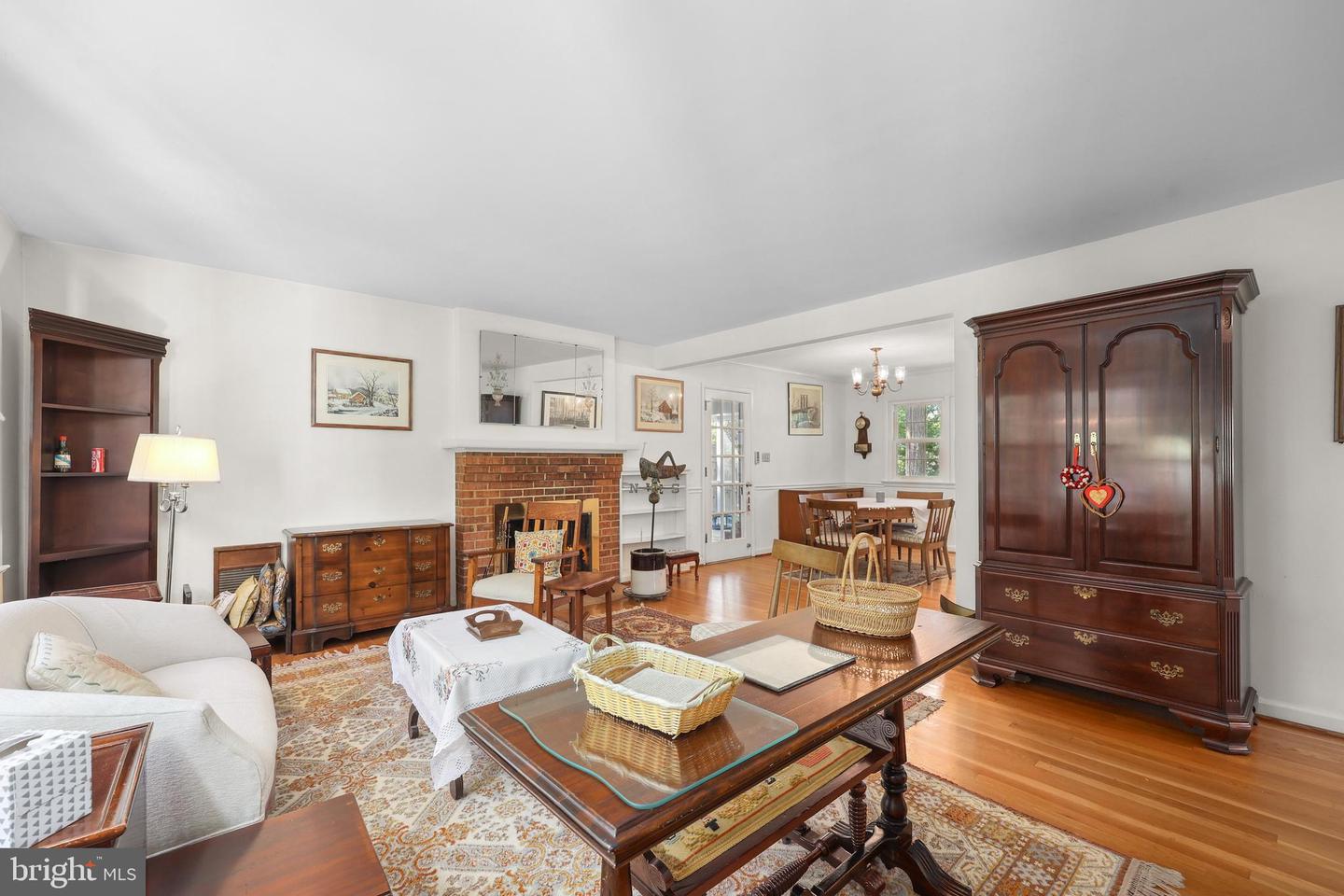 1113 CAMERON RD, ALEXANDRIA, Virginia 22308, 4 Bedrooms Bedrooms, ,3 BathroomsBathrooms,Residential,For sale,1113 CAMERON RD,VAFX2218118 MLS # VAFX2218118